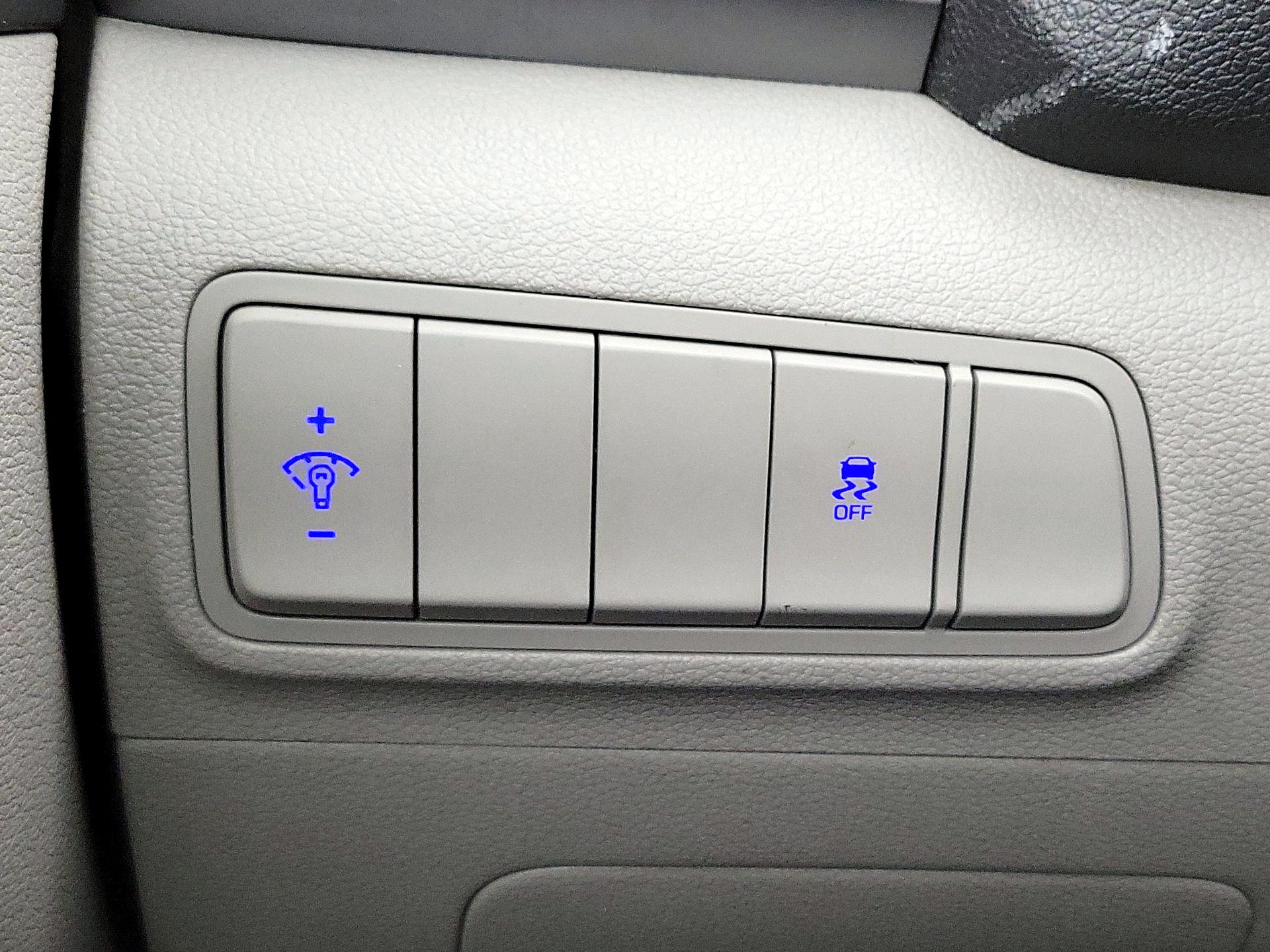 Thumbnail: 2016 Hyundai Tucson - 13