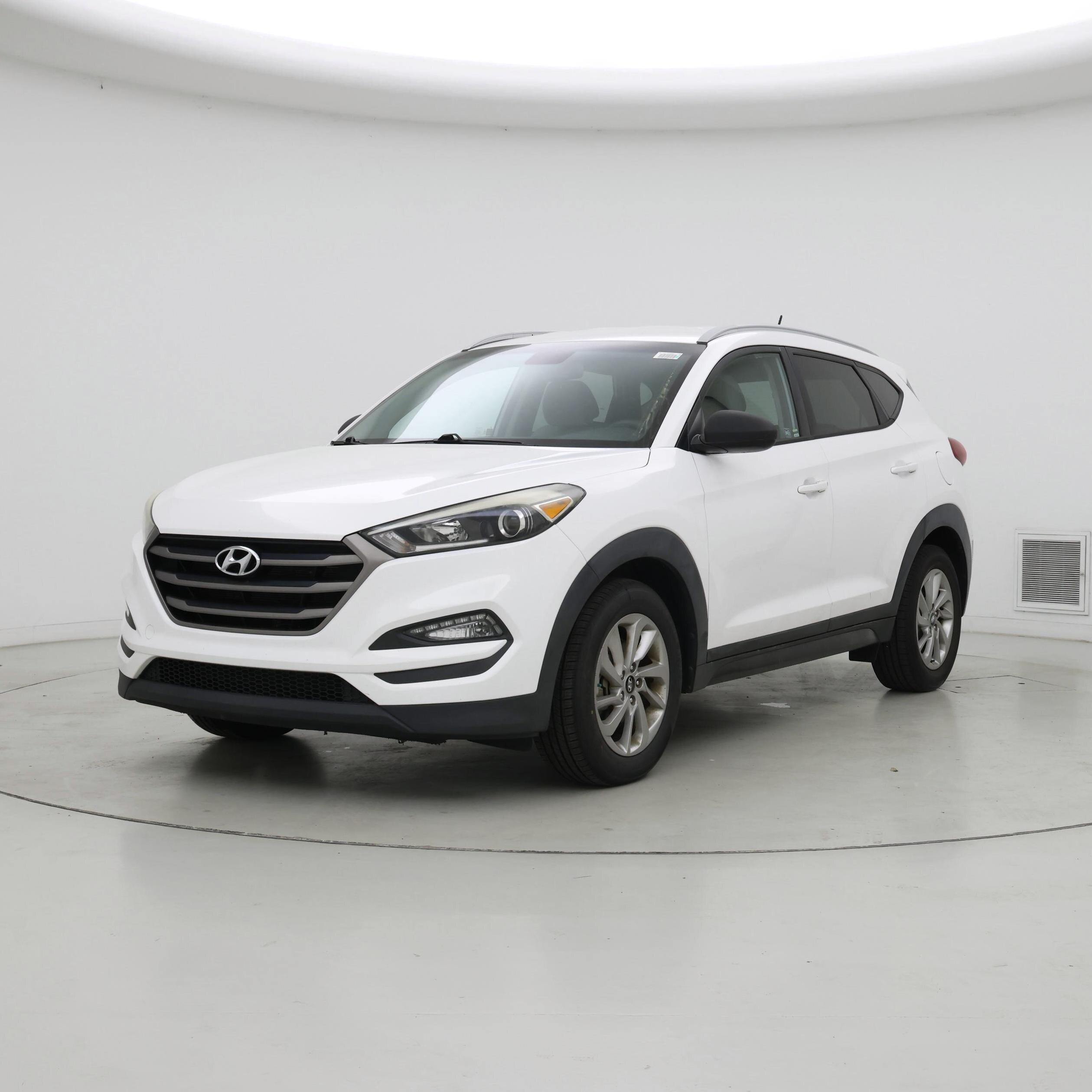 Thumbnail: 2016 Hyundai Tucson - 4