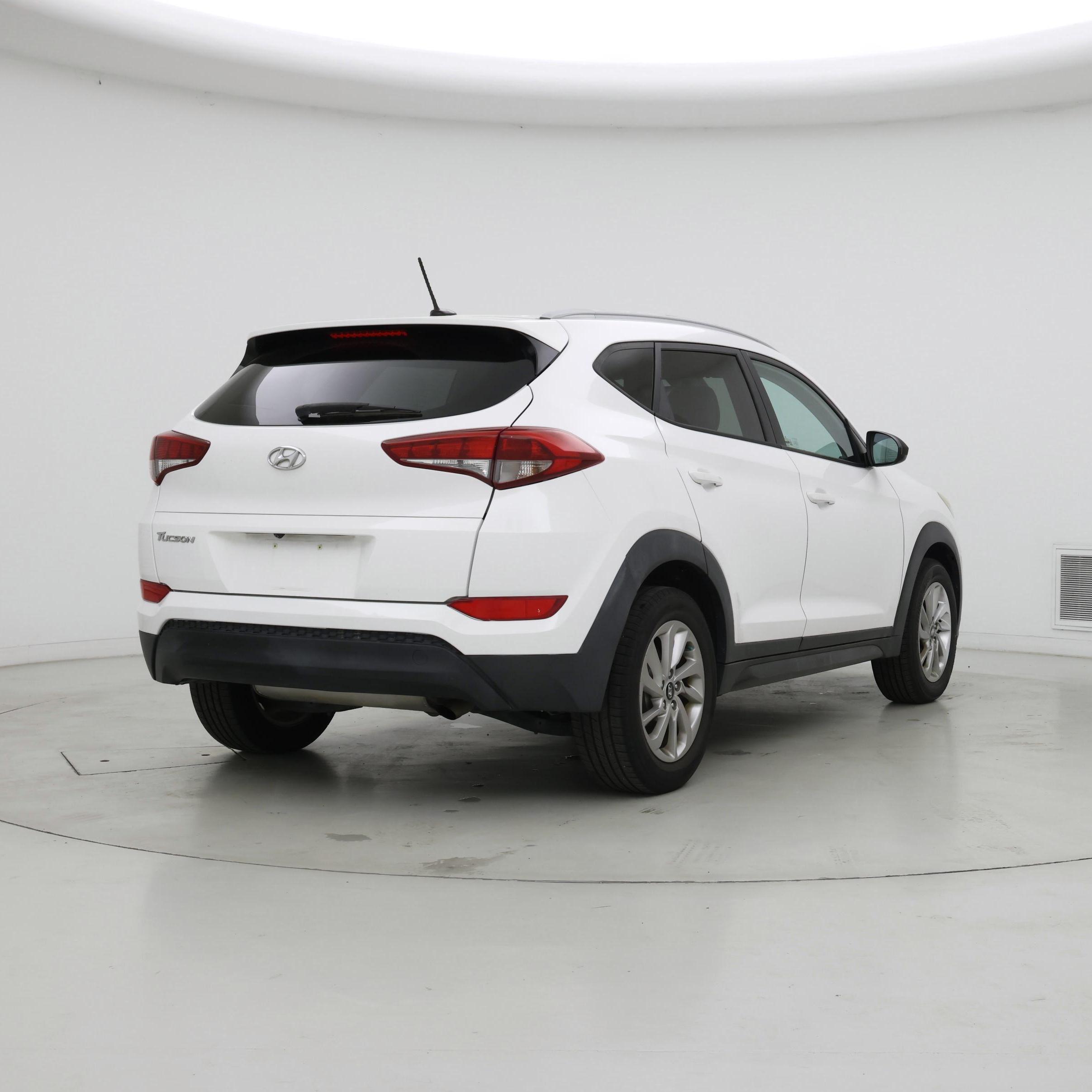 Thumbnail: 2016 Hyundai Tucson - 8