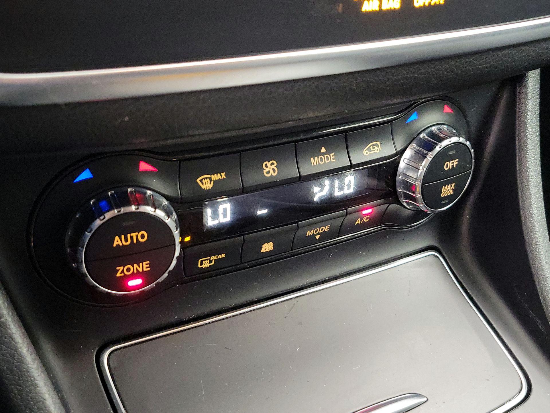 Thumbnail: 2019 Mercedes-Benz GLA - 16