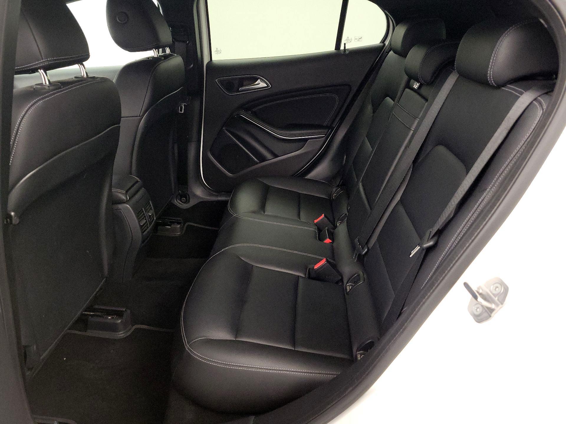 Thumbnail: 2019 Mercedes-Benz GLA - 20