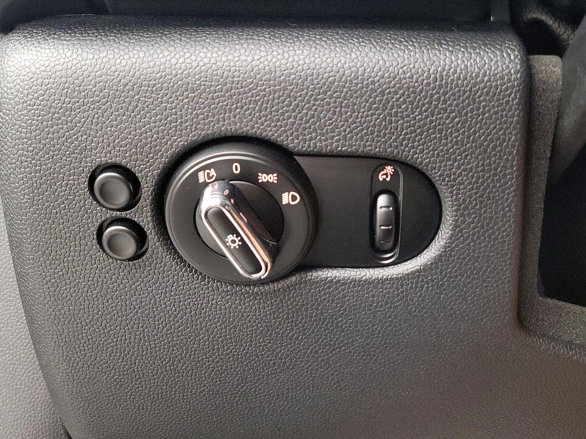 Thumbnail: 2019 MINI Cooper Hardtop - 13