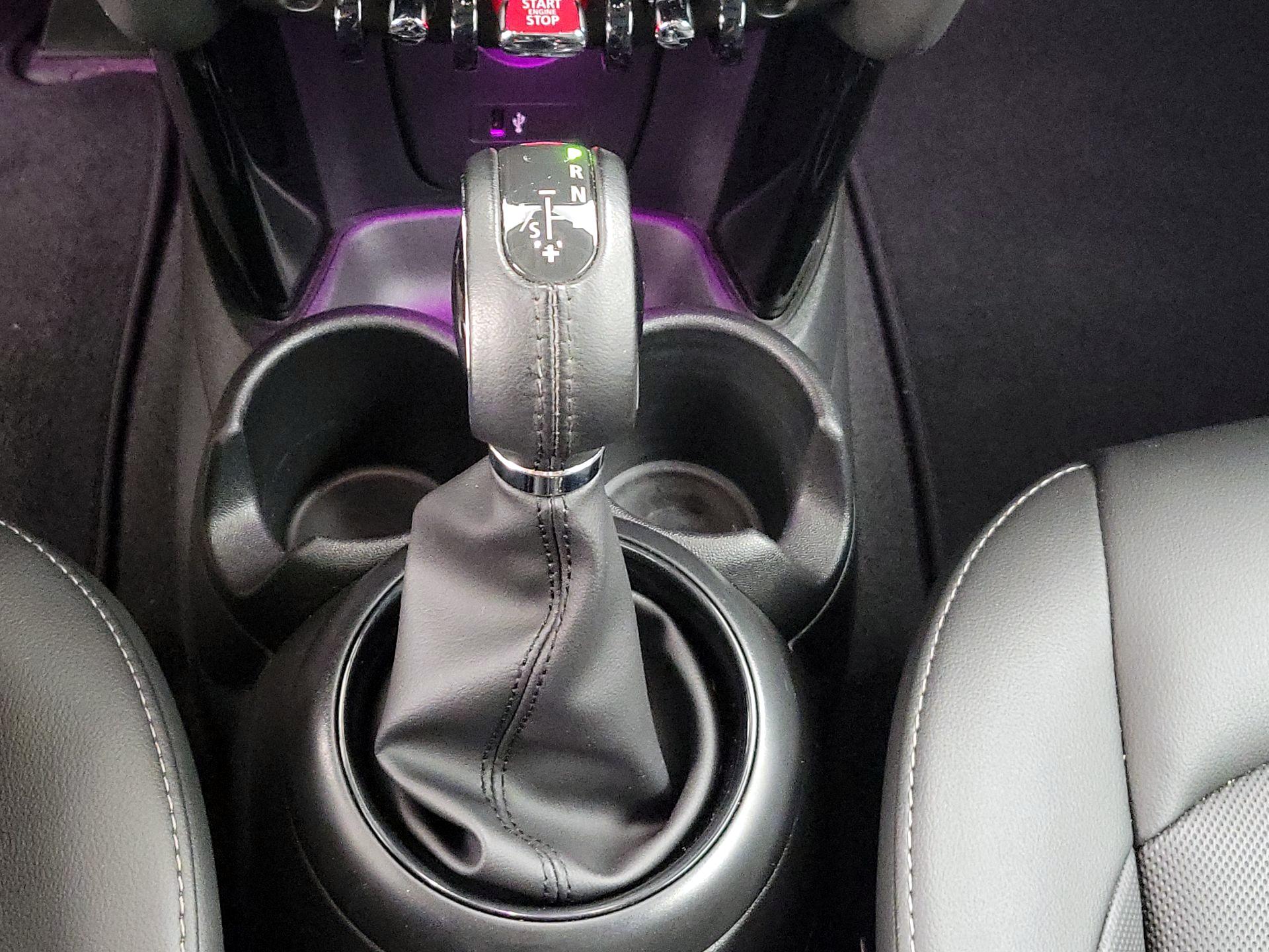 Thumbnail: 2019 MINI Cooper Hardtop - 17