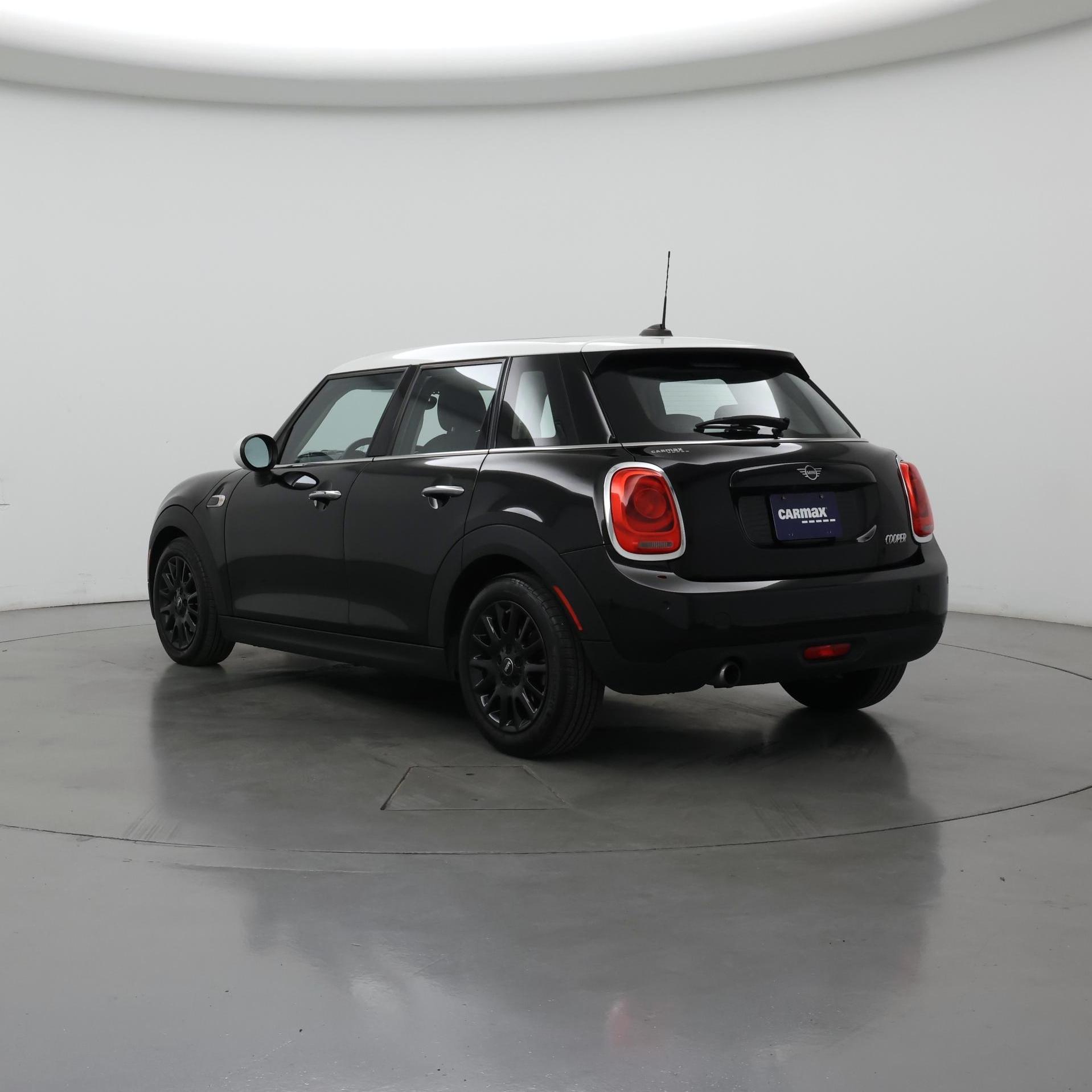 Thumbnail: 2019 MINI Cooper Hardtop - 2