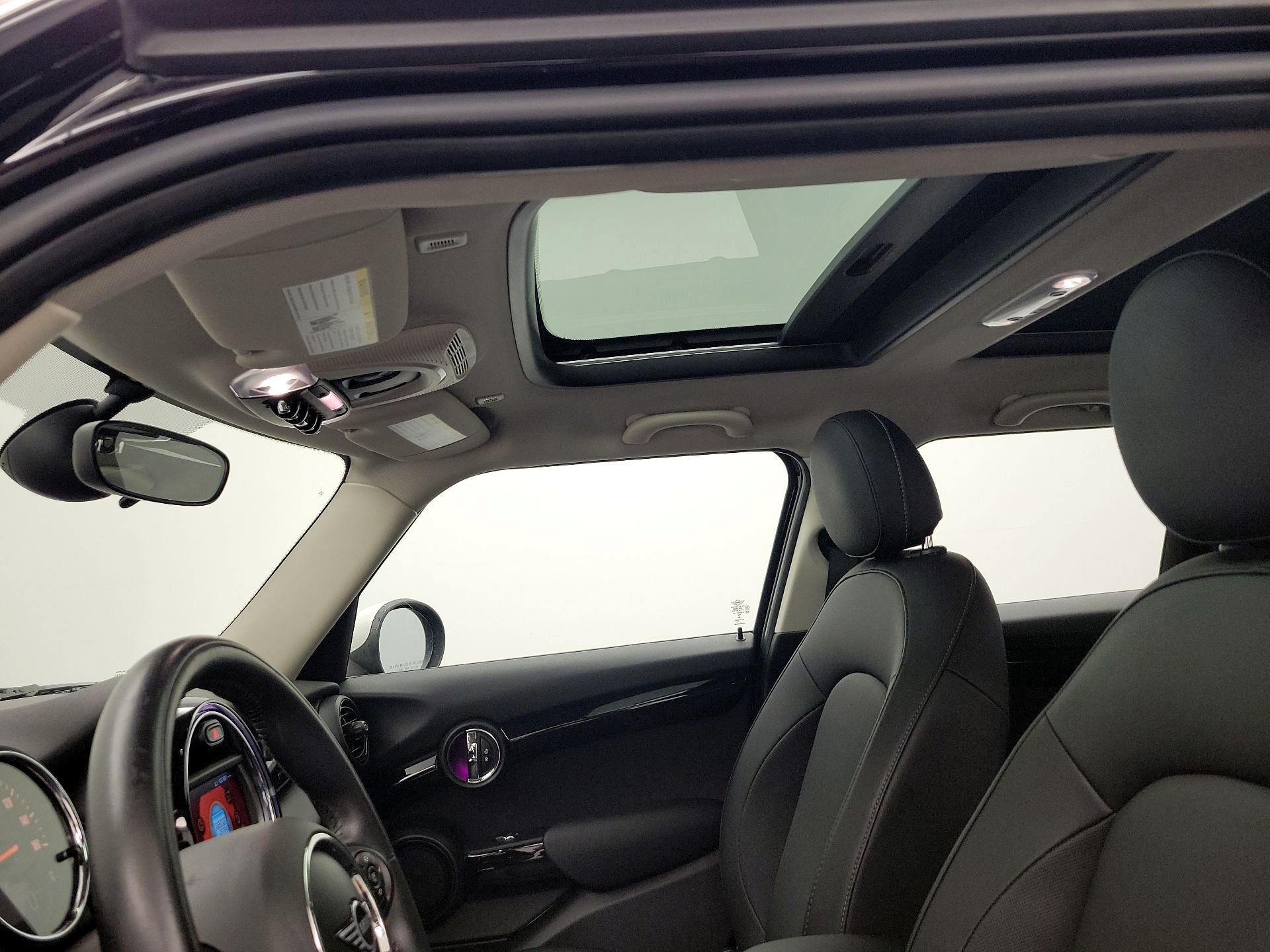 Thumbnail: 2019 MINI Cooper Hardtop - 19