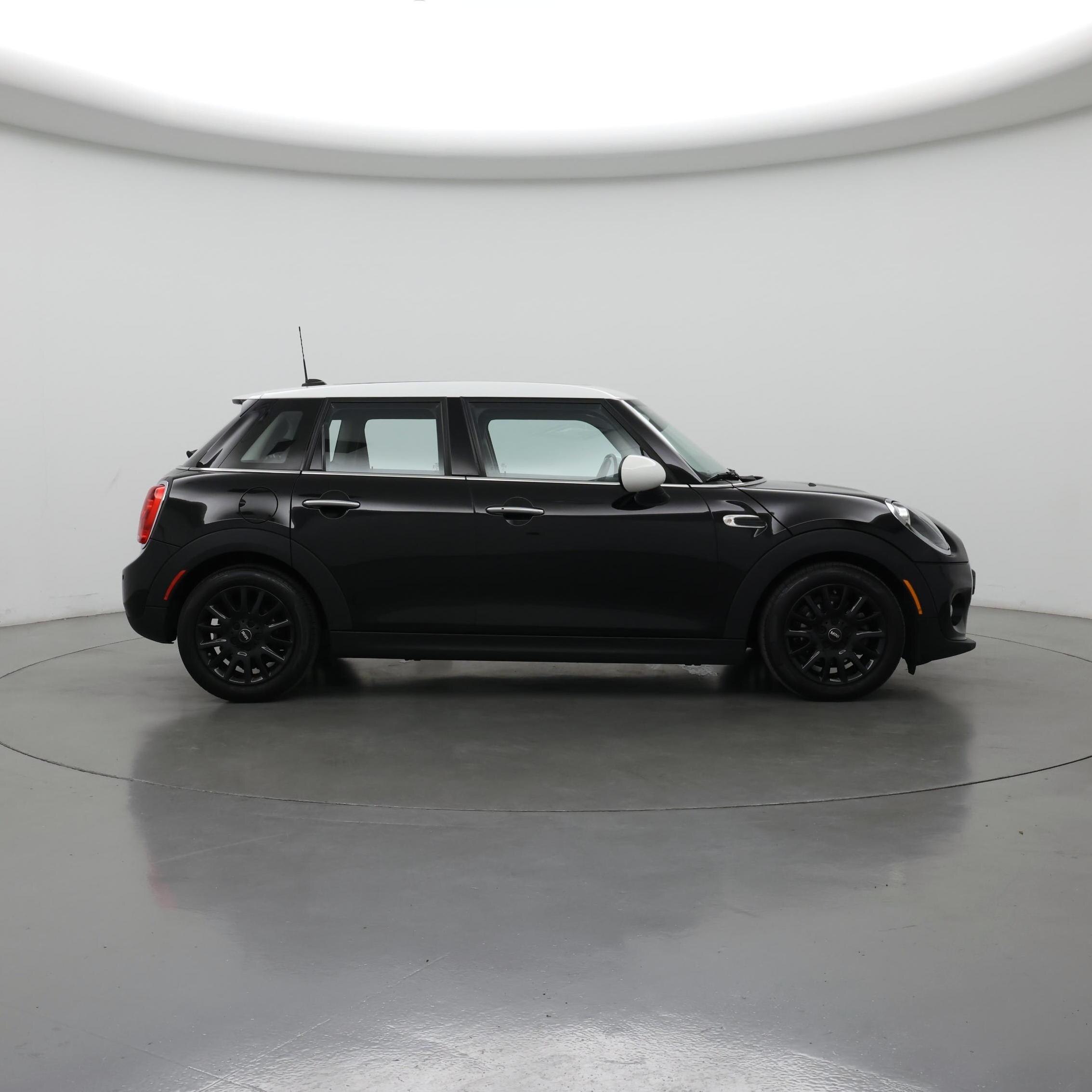 Thumbnail: 2019 MINI Cooper Hardtop - 7