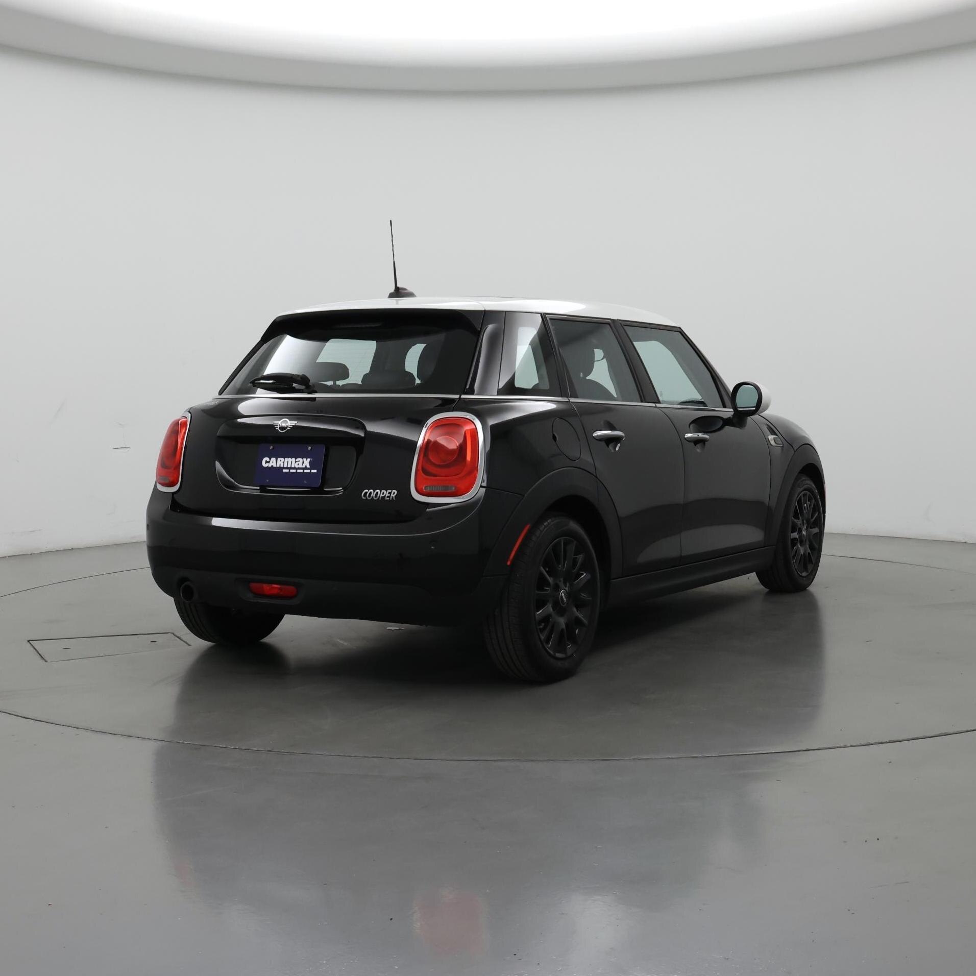 Thumbnail: 2019 MINI Cooper Hardtop - 8