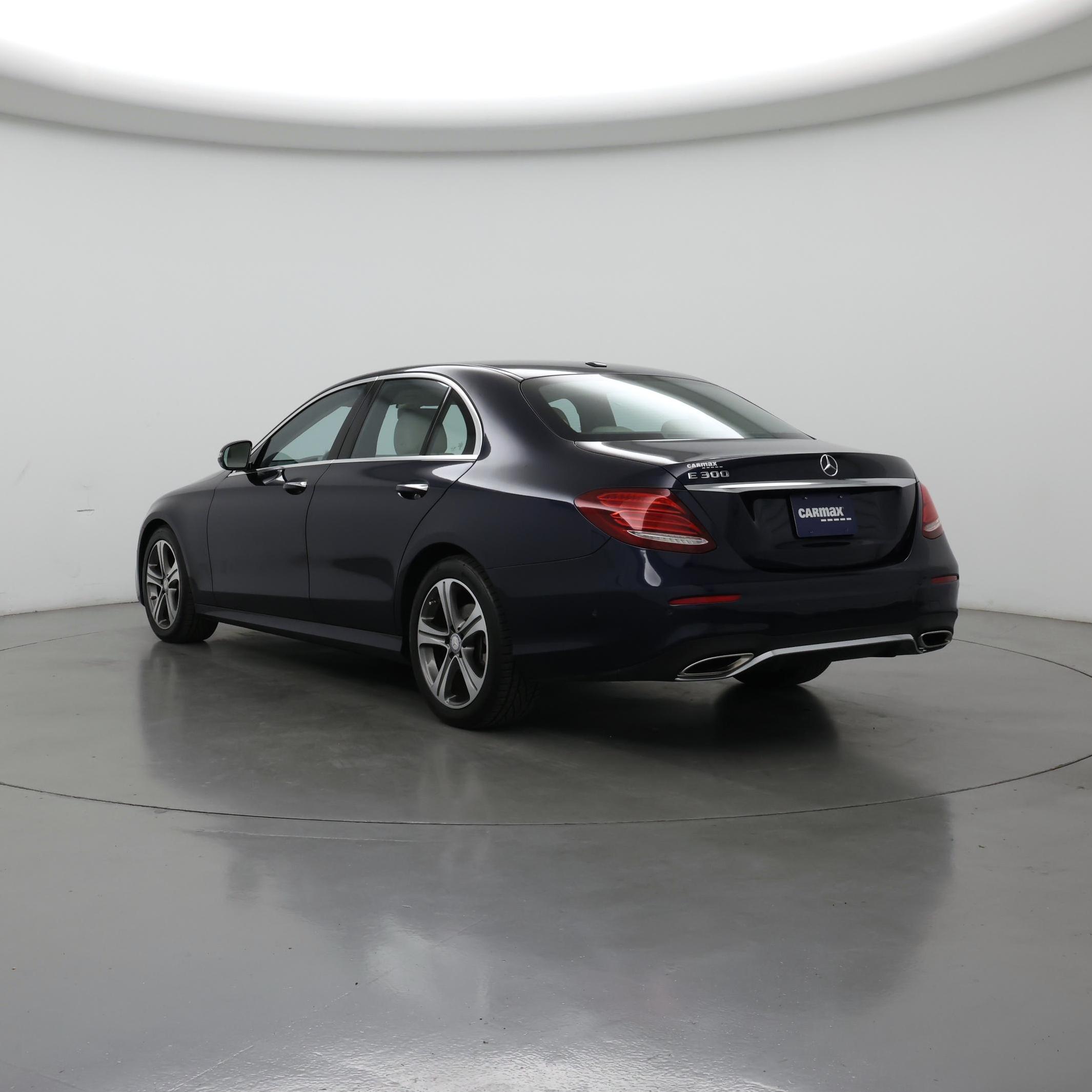 Thumbnail: 2017 Mercedes-Benz E-Class - 2