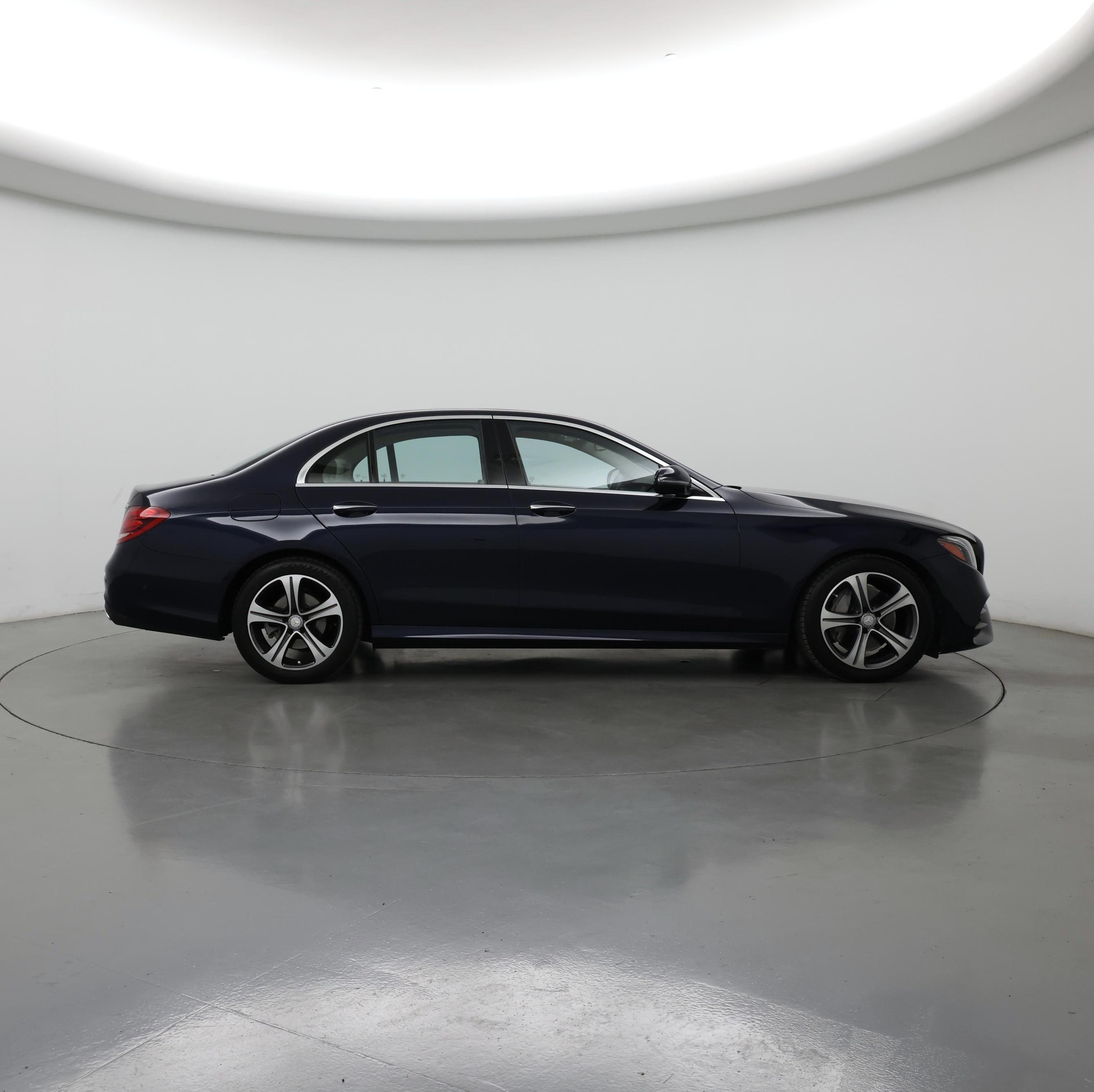 Thumbnail: 2017 Mercedes-Benz E-Class - 7