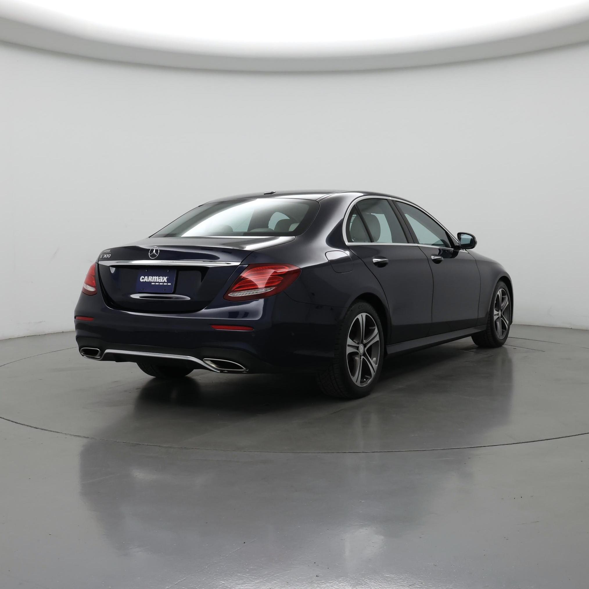 Thumbnail: 2017 Mercedes-Benz E-Class - 8