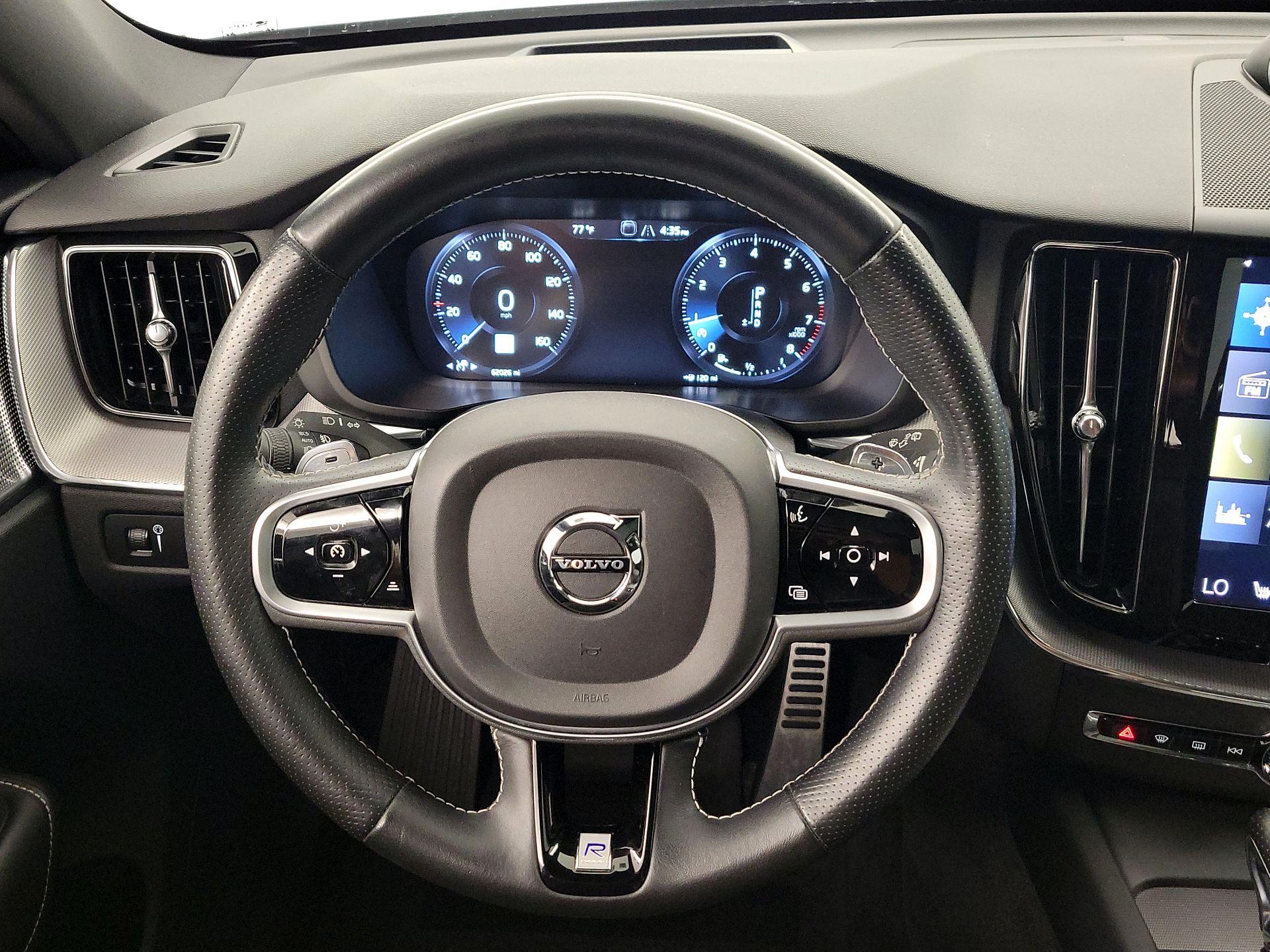 Thumbnail: 2019 Volvo XC60 - 10