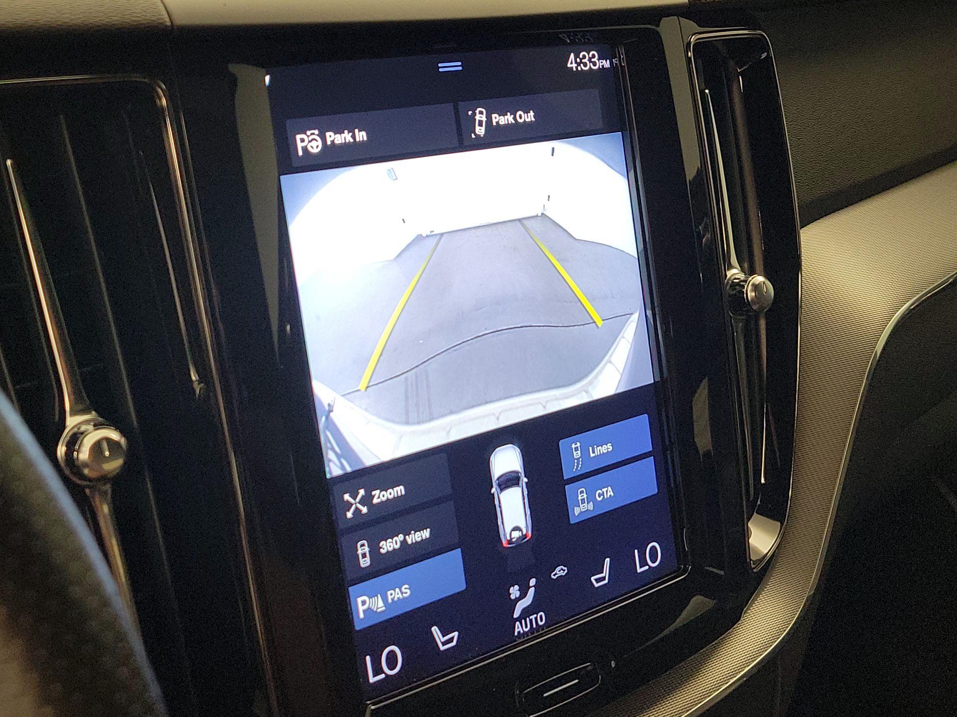 Thumbnail: 2019 Volvo XC60 - 15