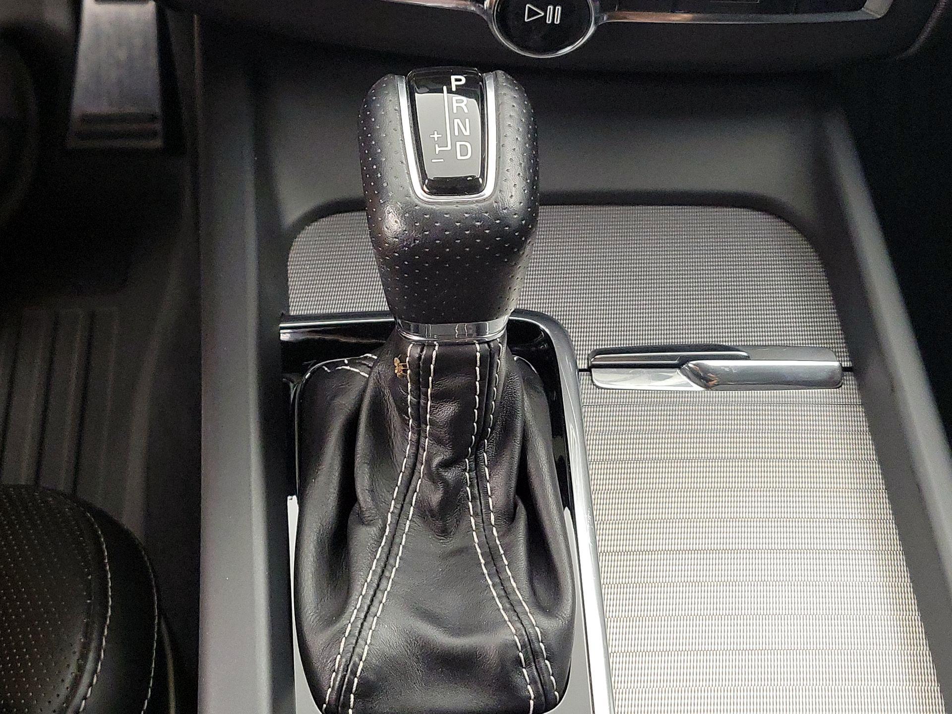 Thumbnail: 2019 Volvo XC60 - 18