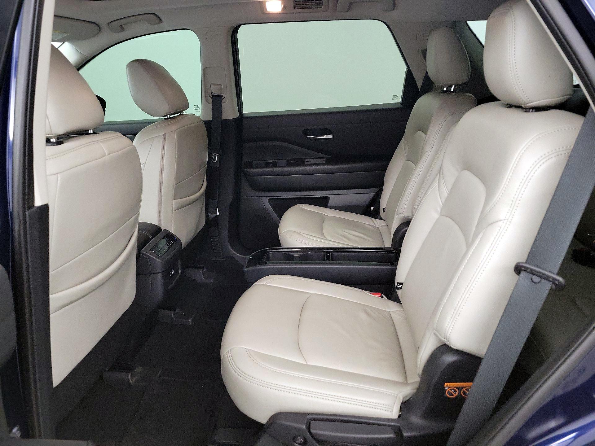 Thumbnail: 2022 Nissan Pathfinder - 20