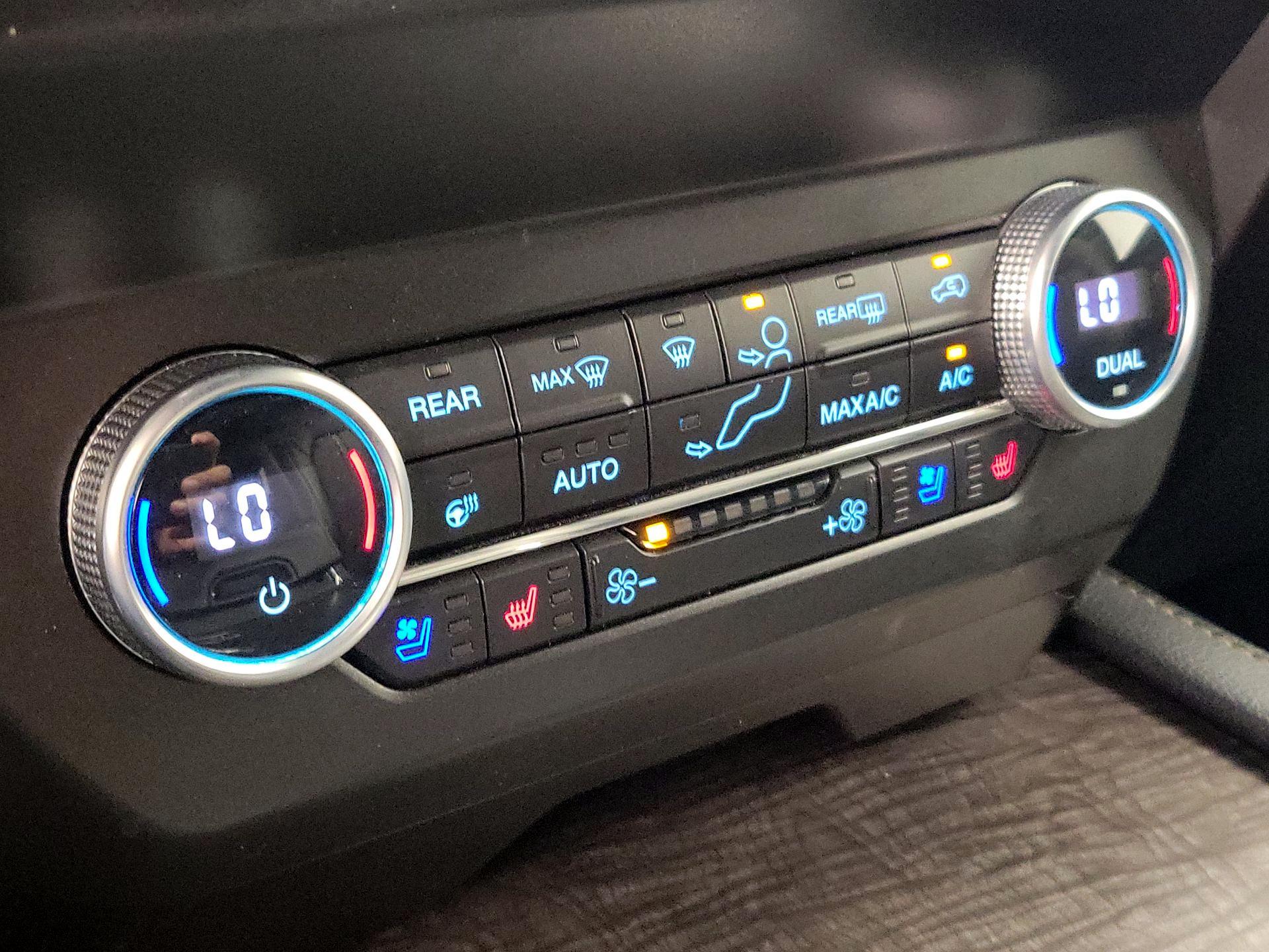 Thumbnail: 2021 Ford Expedition - 17