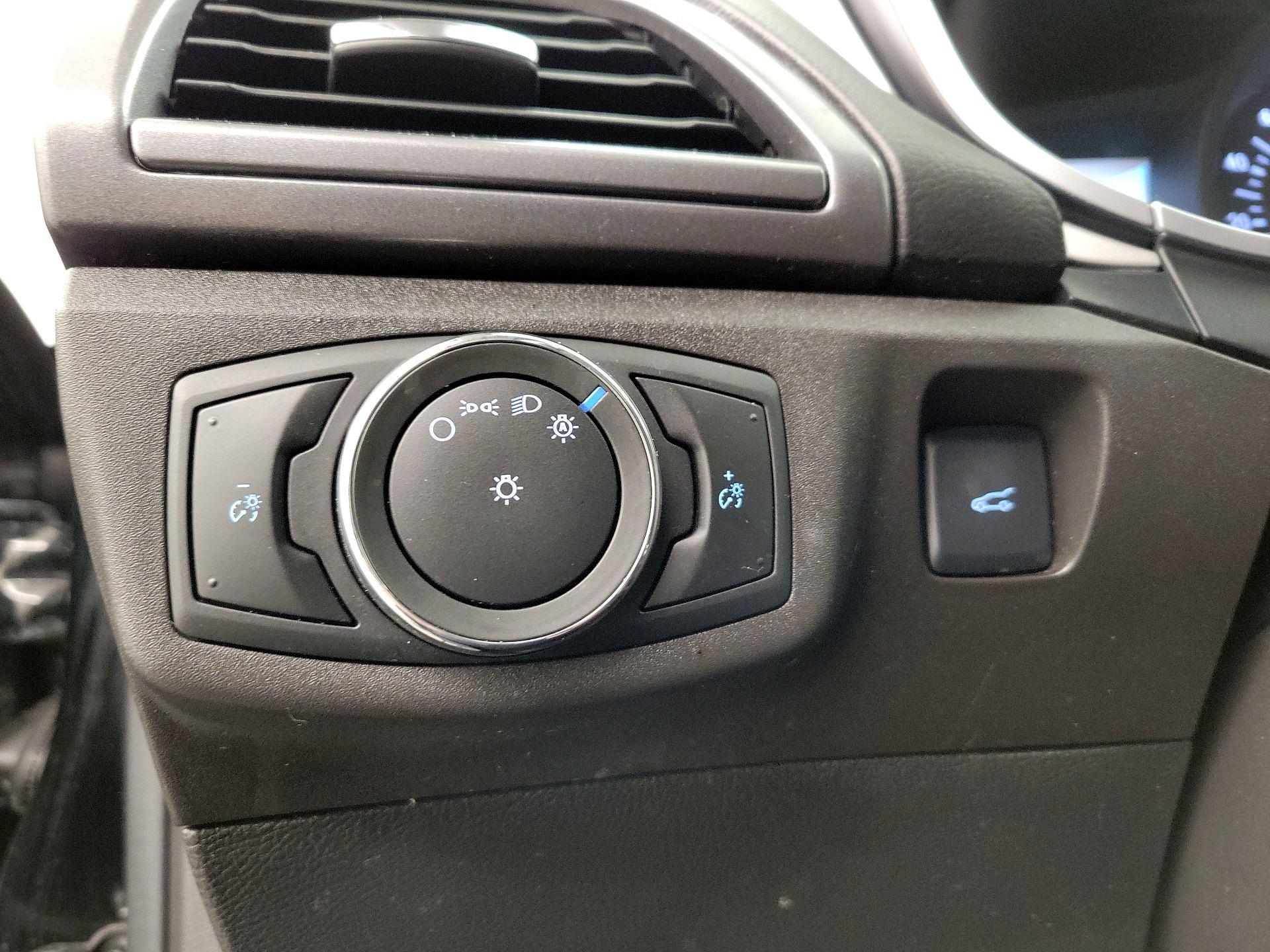 Thumbnail: 2016 Ford Fusion - 13