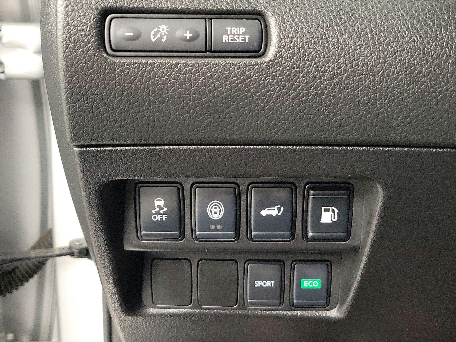 Thumbnail: 2020 Nissan Rogue - 13