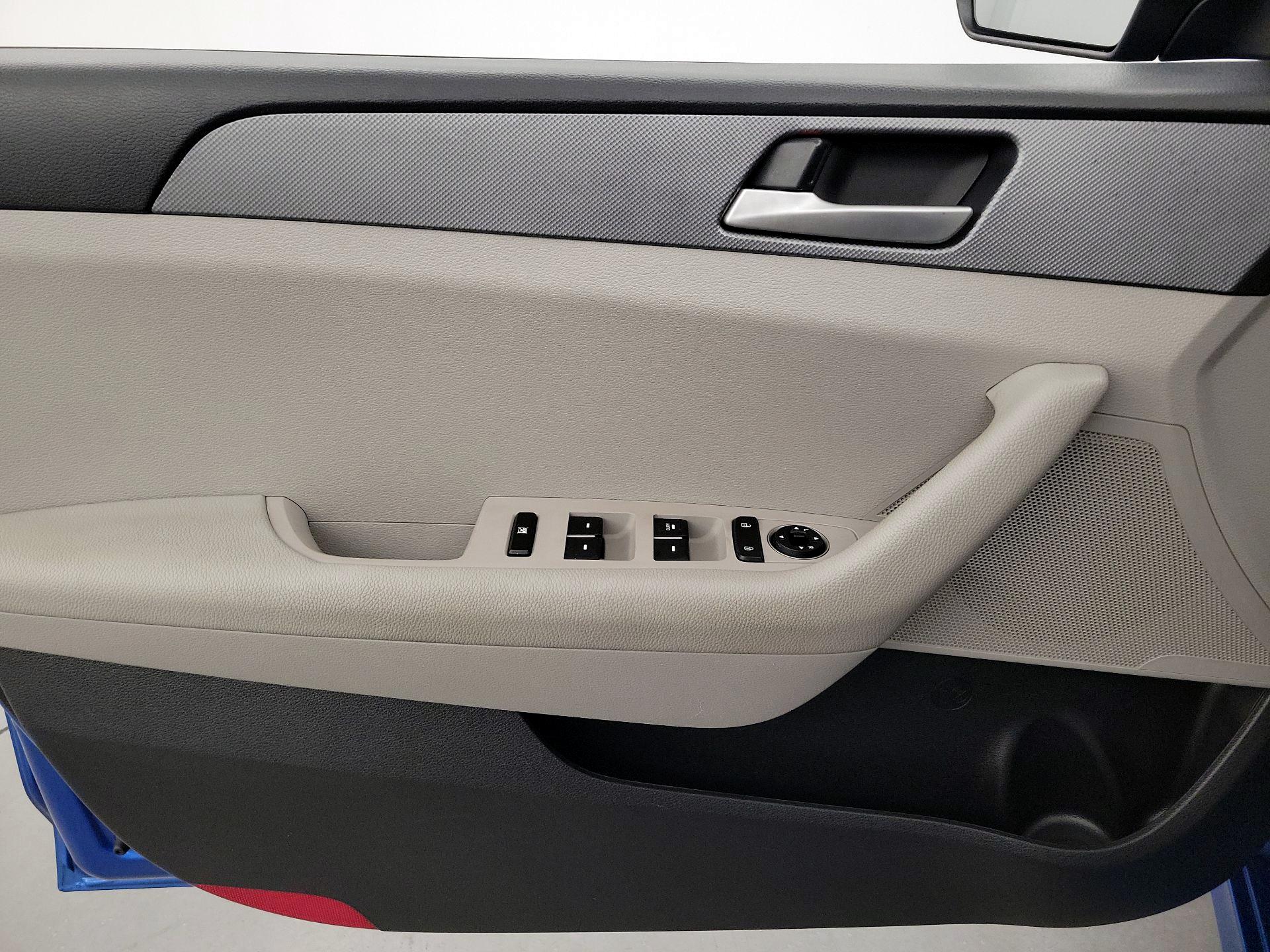 Thumbnail: 2018 Hyundai Sonata - 12