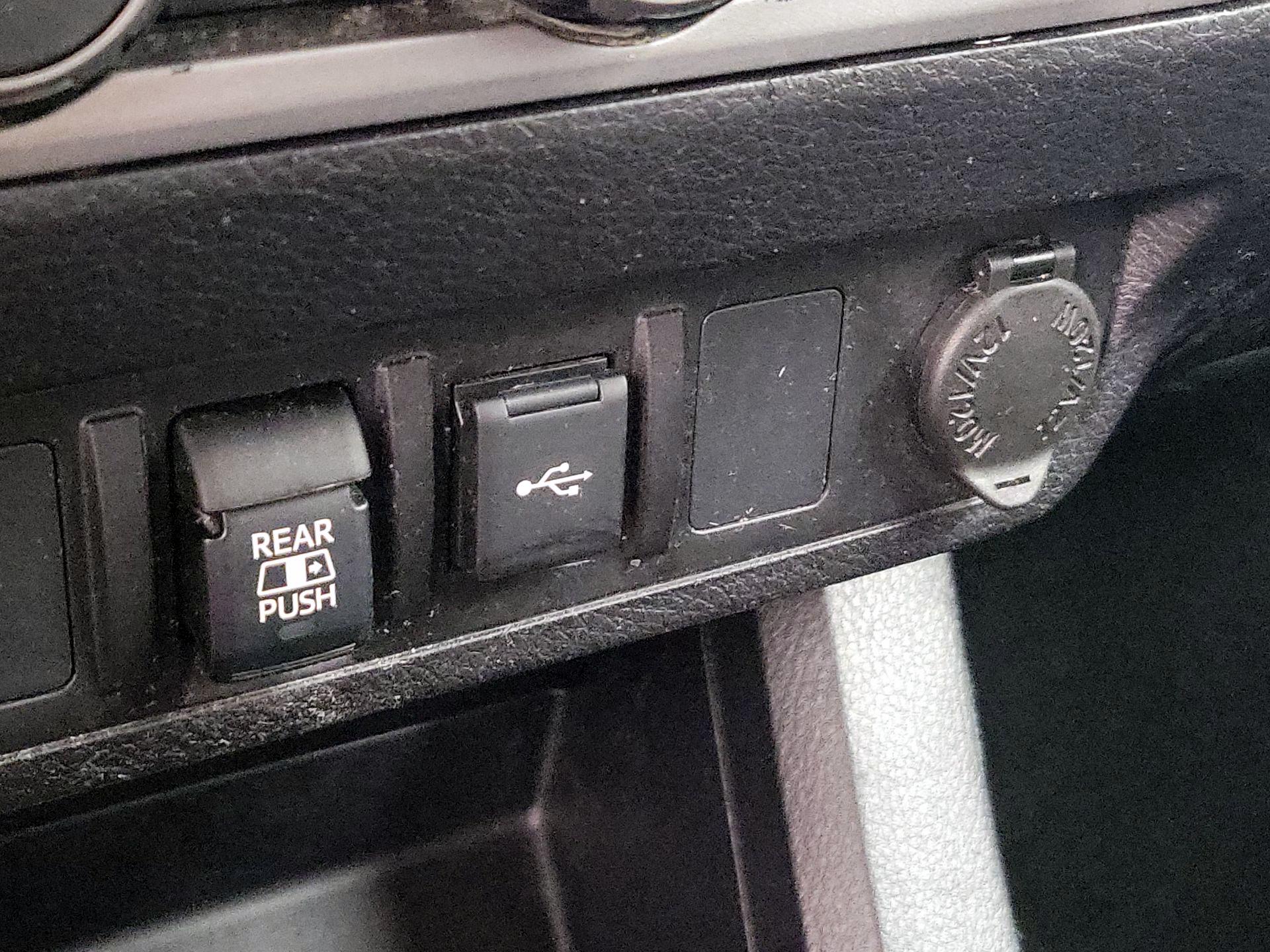 Thumbnail: 2021 Toyota Tacoma - 18