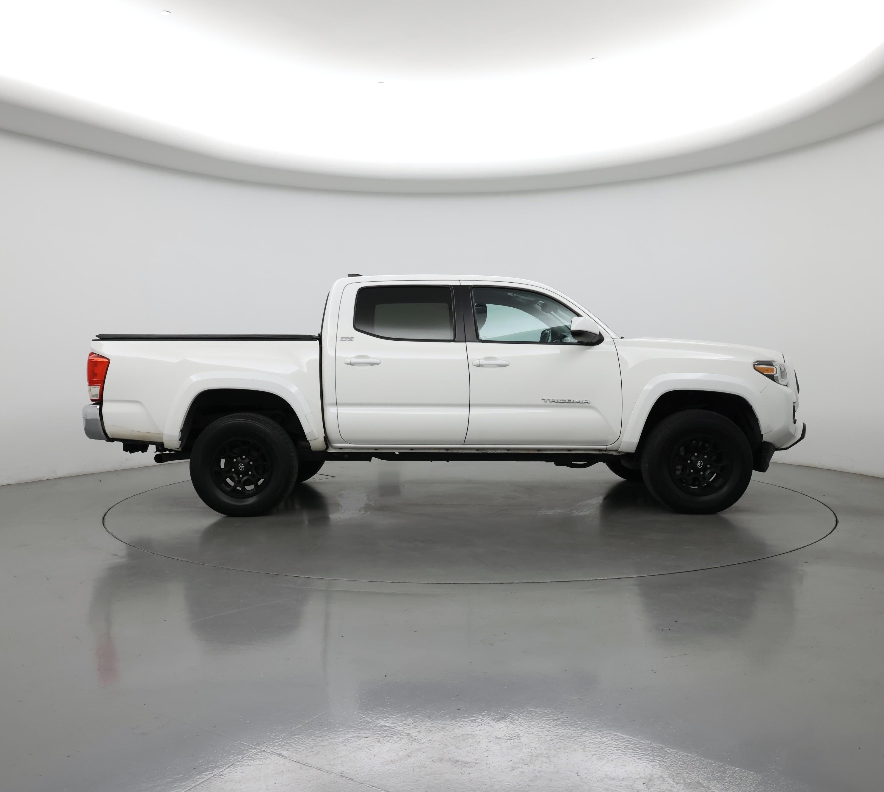 Thumbnail: 2021 Toyota Tacoma - 7