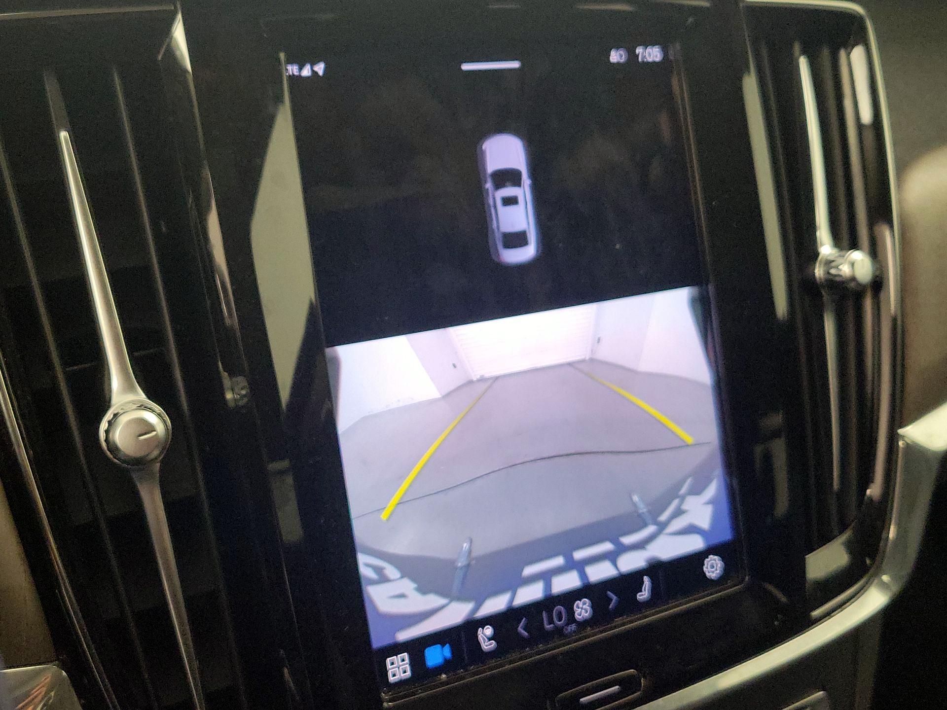 Thumbnail: 2023 Volvo S90 - 15