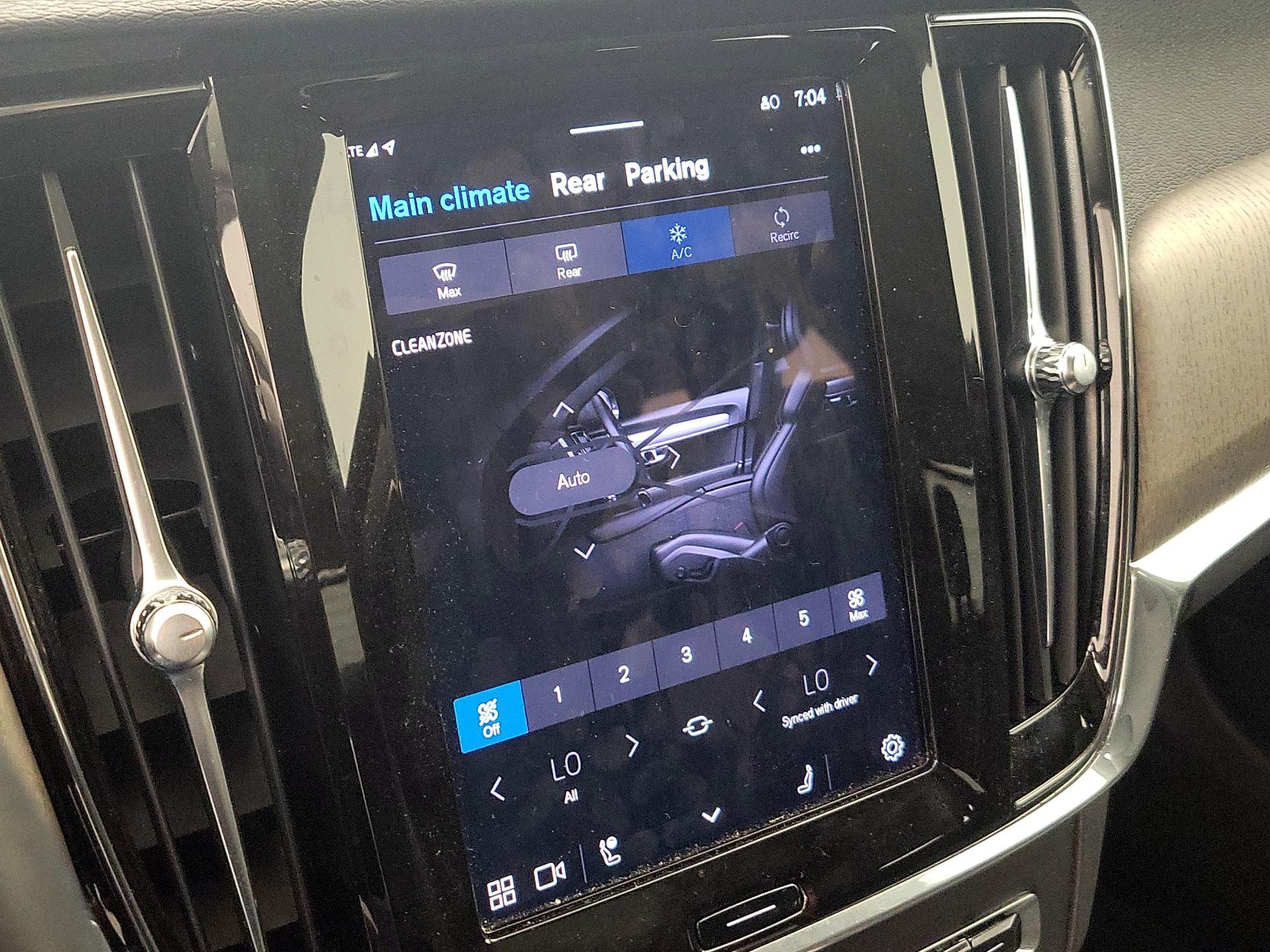 Thumbnail: 2023 Volvo S90 - 17