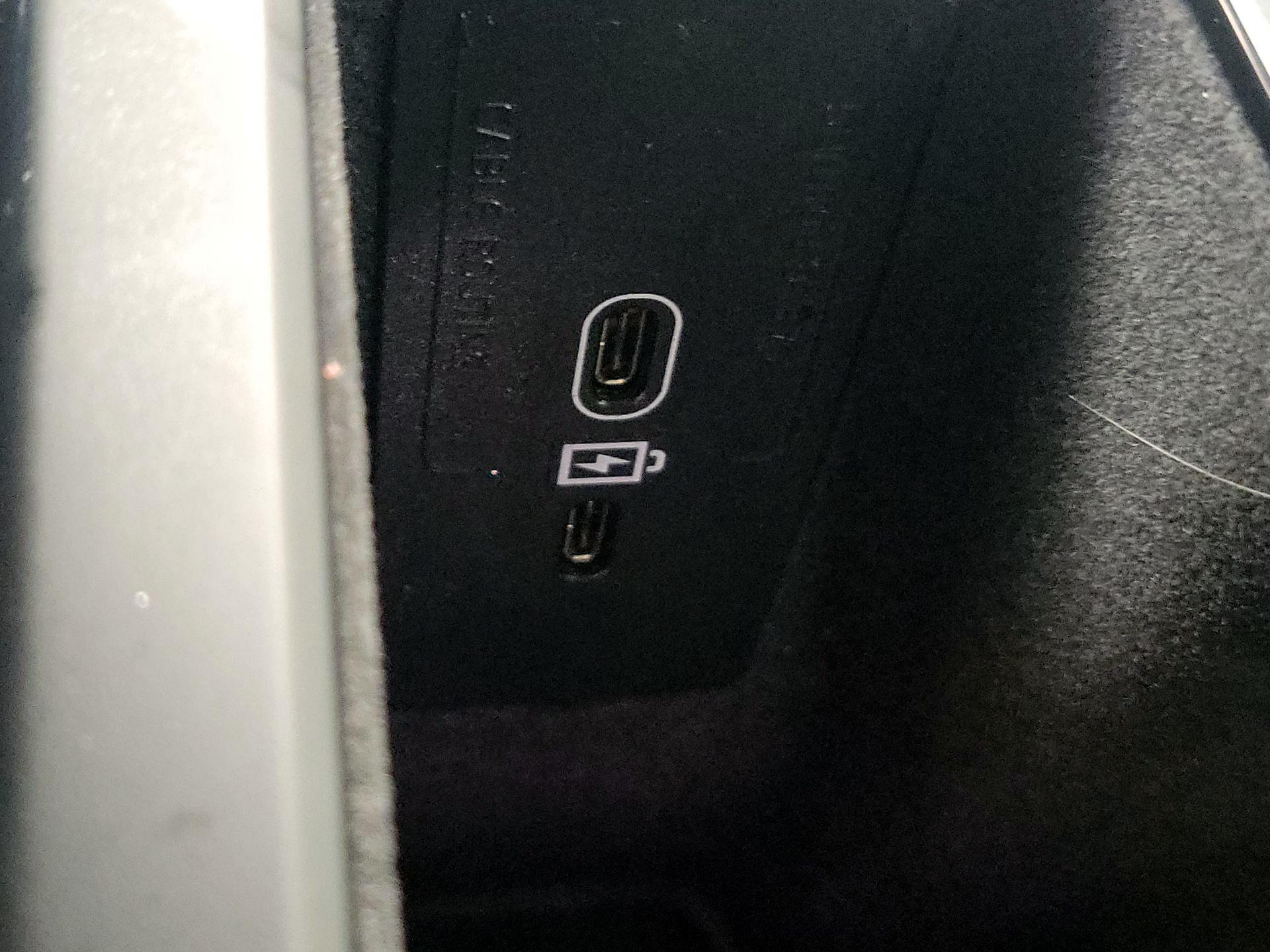 Thumbnail: 2023 Volvo S90 - 19