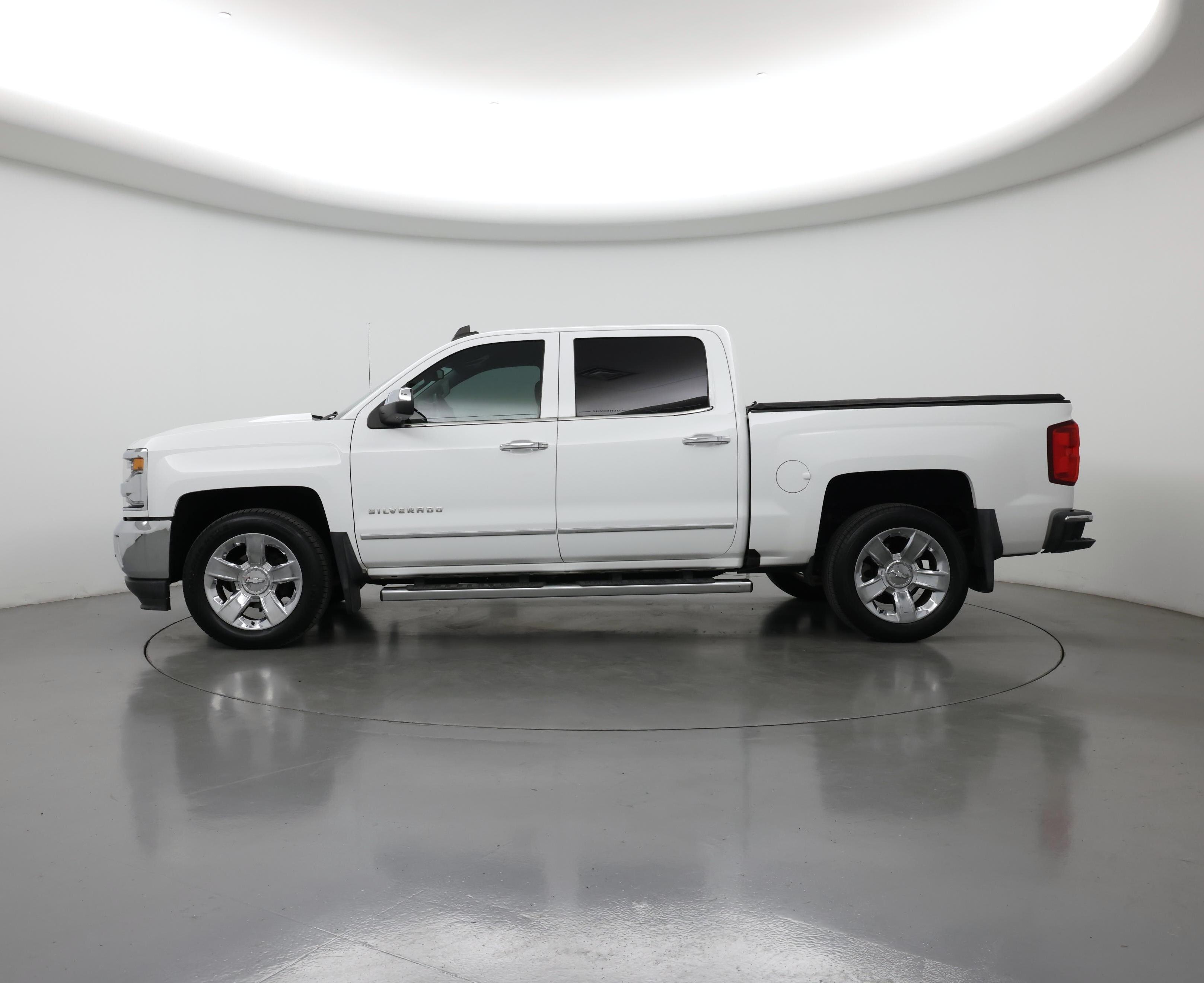 Thumbnail: 2017 Chevrolet Silverado 1500 - 3