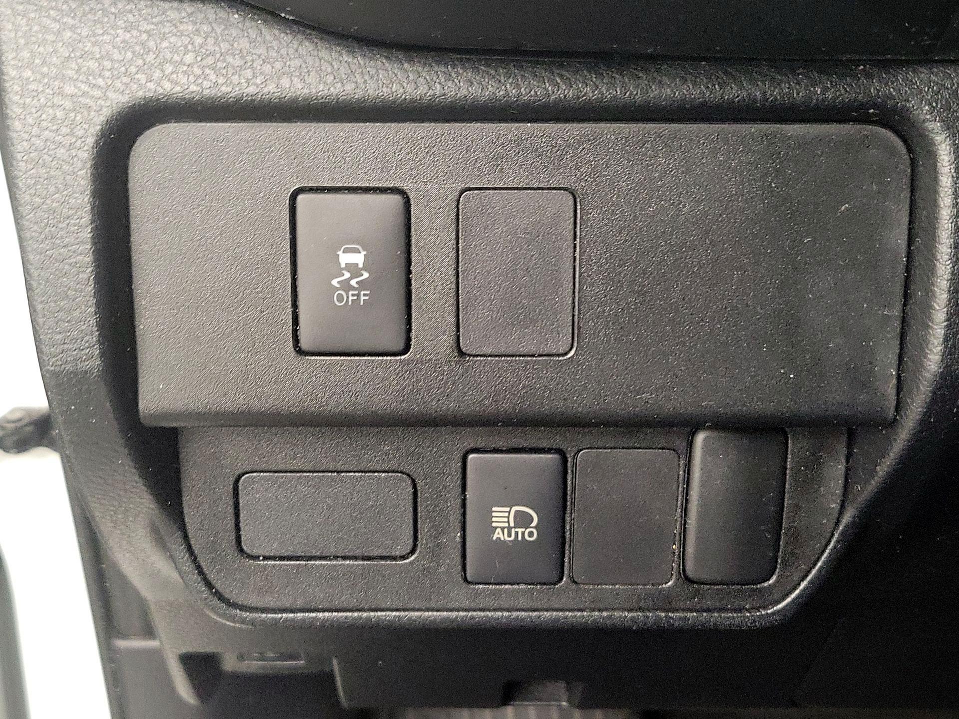 Thumbnail: 2020 Toyota Tacoma - 13