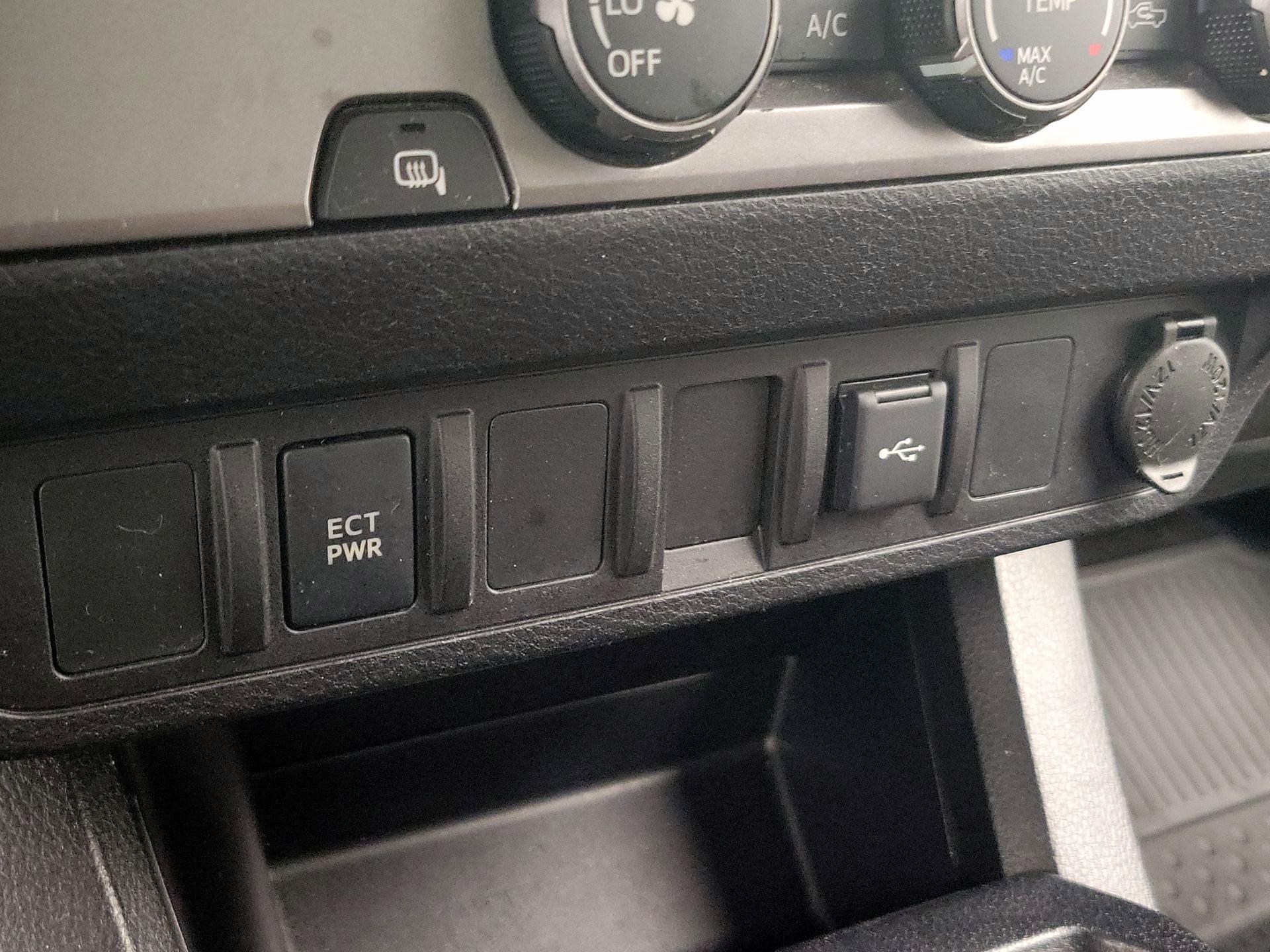 Thumbnail: 2020 Toyota Tacoma - 18