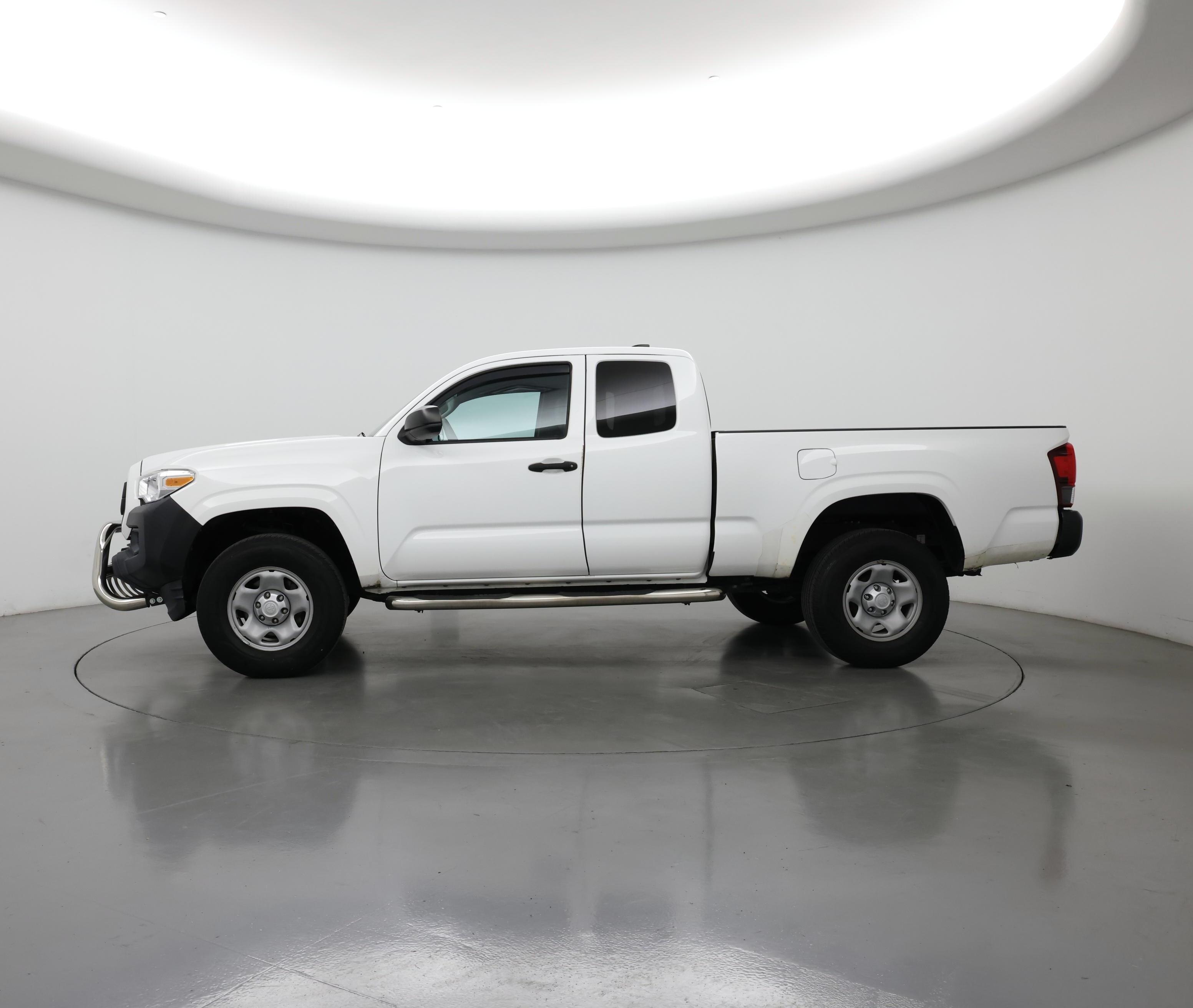 Thumbnail: 2020 Toyota Tacoma - 3