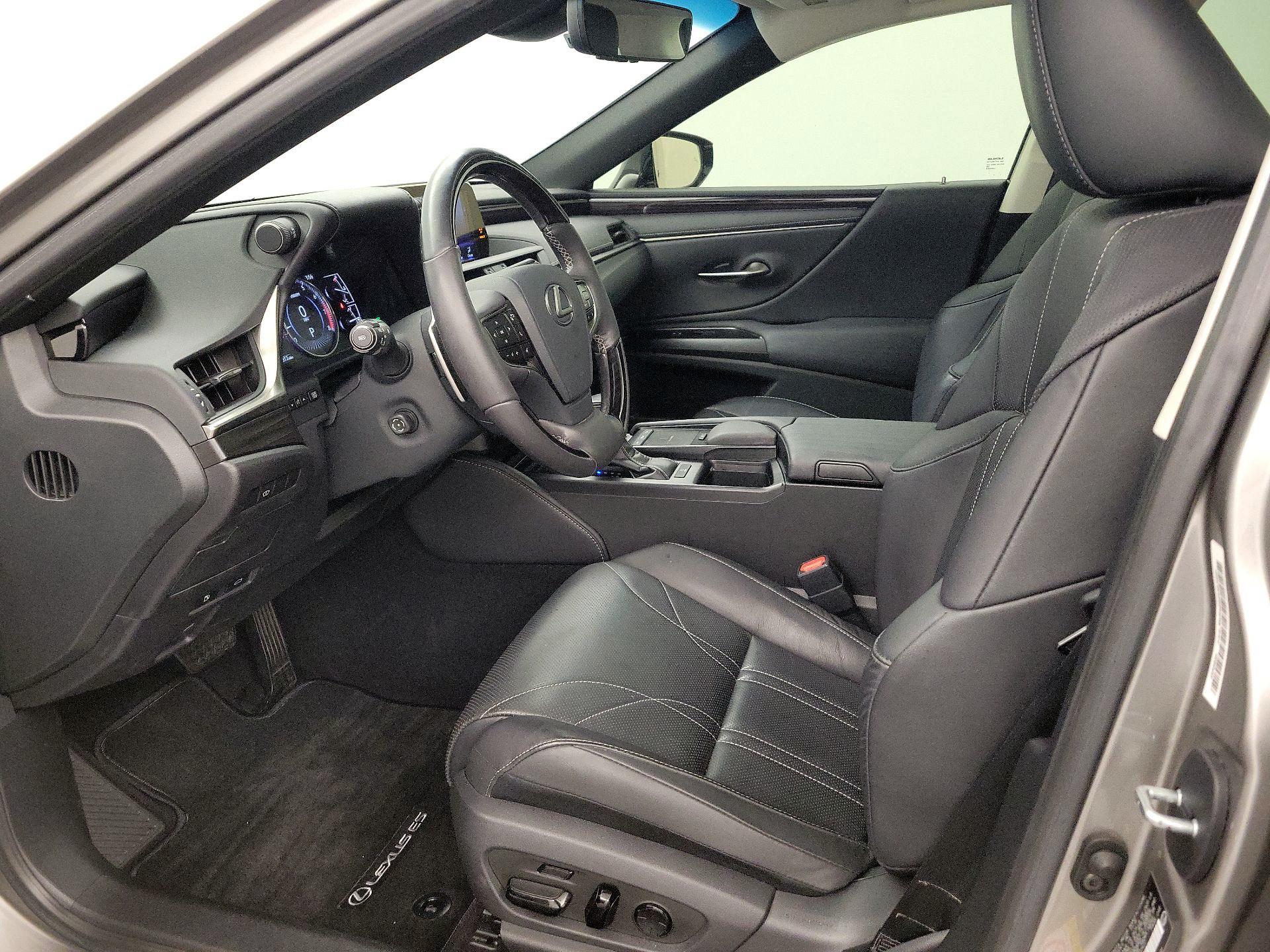 Thumbnail: 2019 Lexus ES - 11