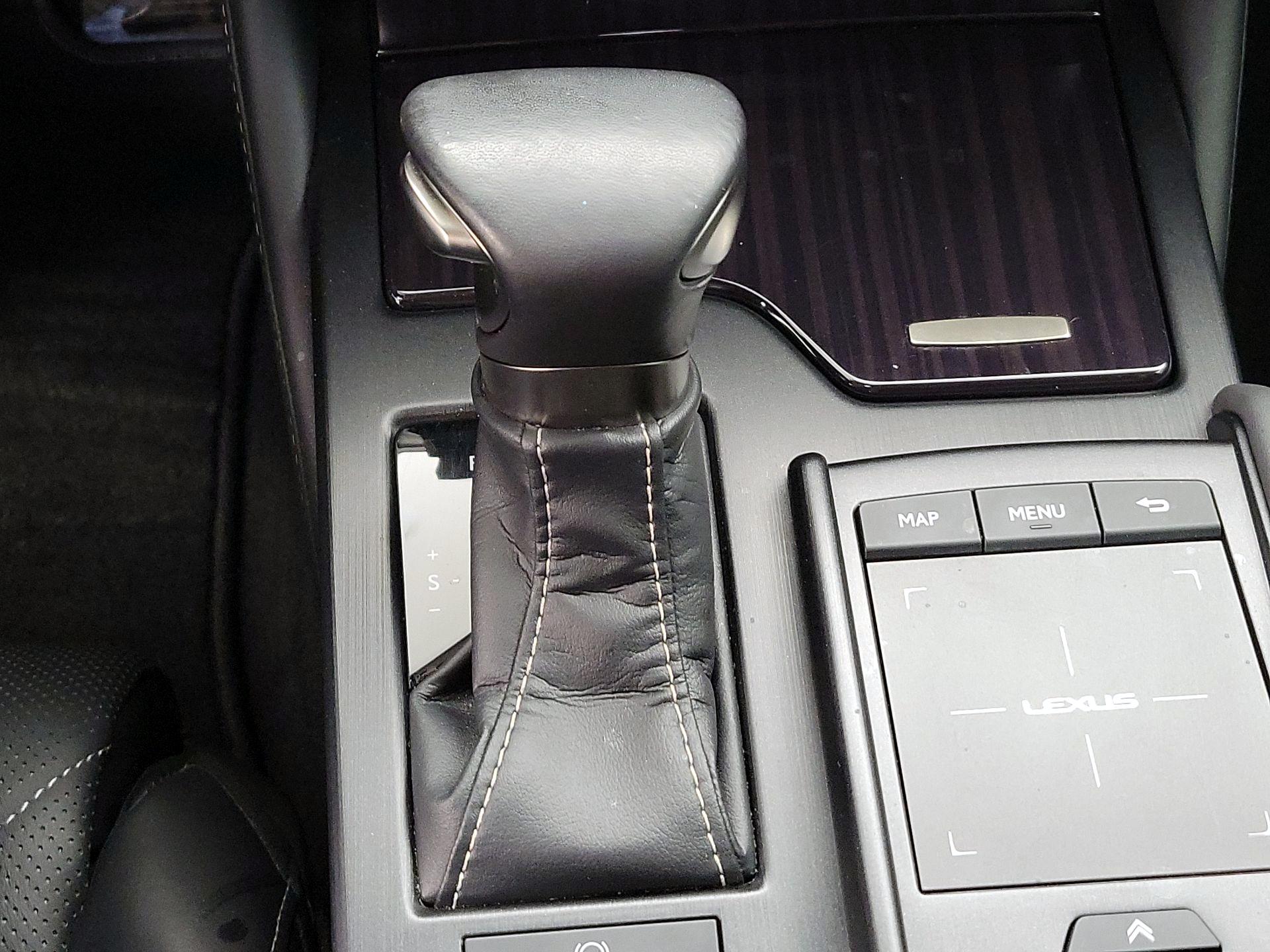 Thumbnail: 2019 Lexus ES - 18