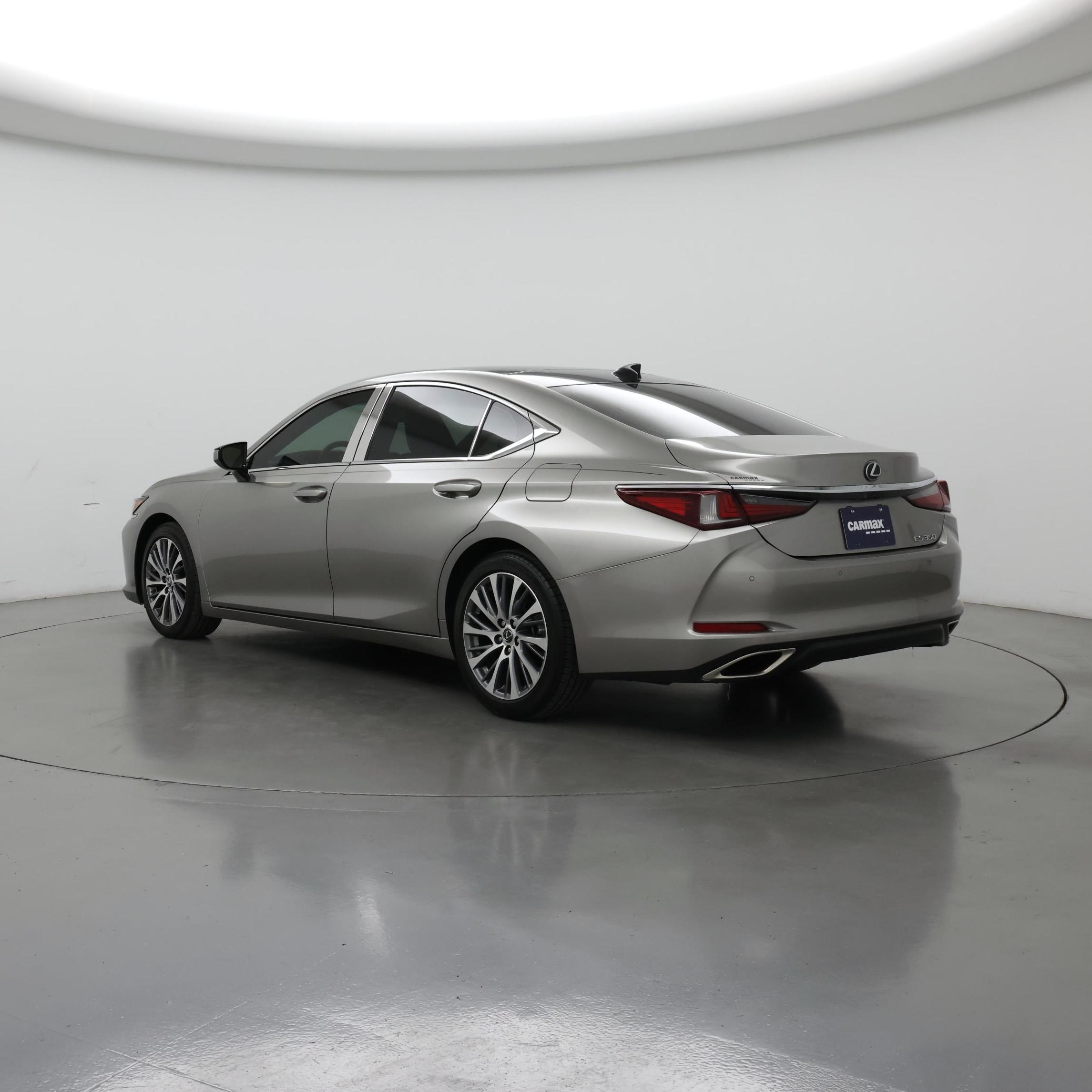 Thumbnail: 2019 Lexus ES - 2
