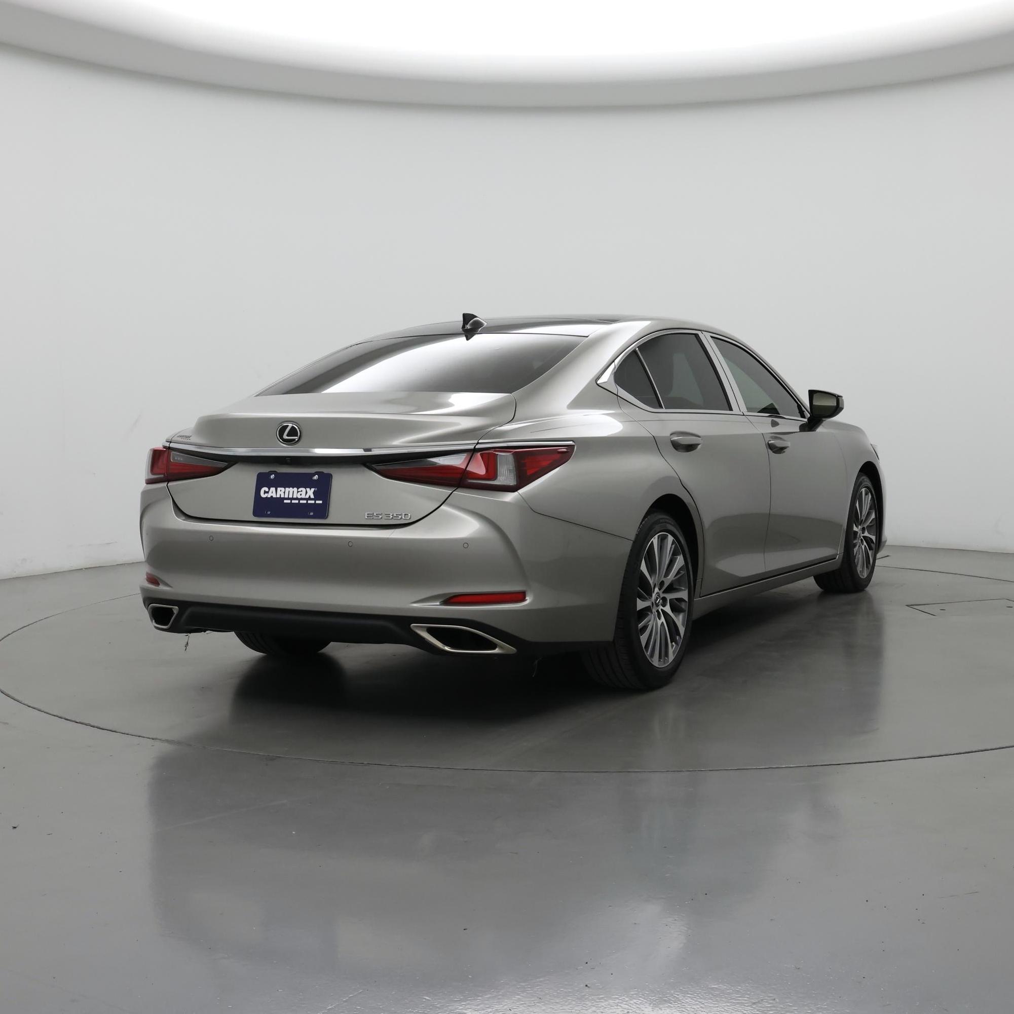 Thumbnail: 2019 Lexus ES - 8