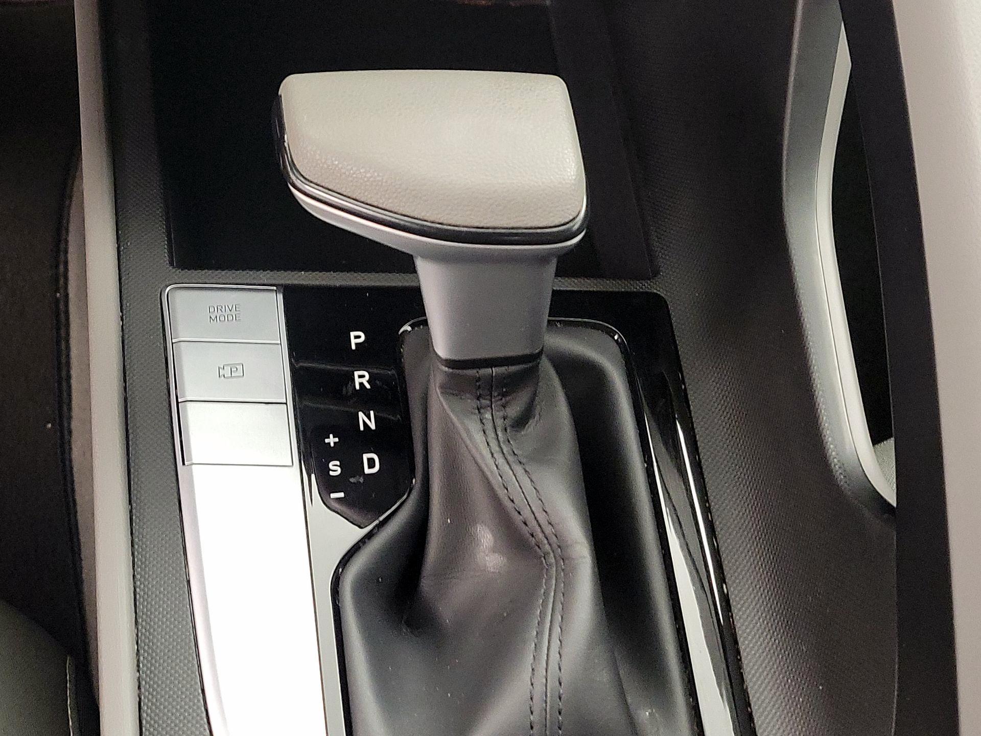 Thumbnail: 2023 Hyundai Elantra - 17