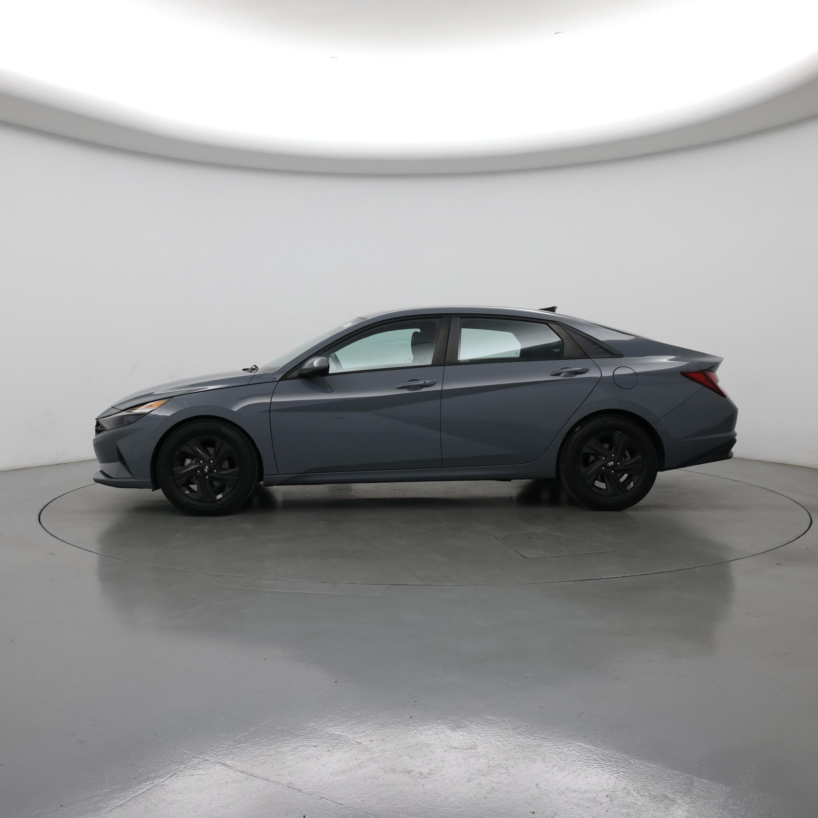 Thumbnail: 2023 Hyundai Elantra - 3