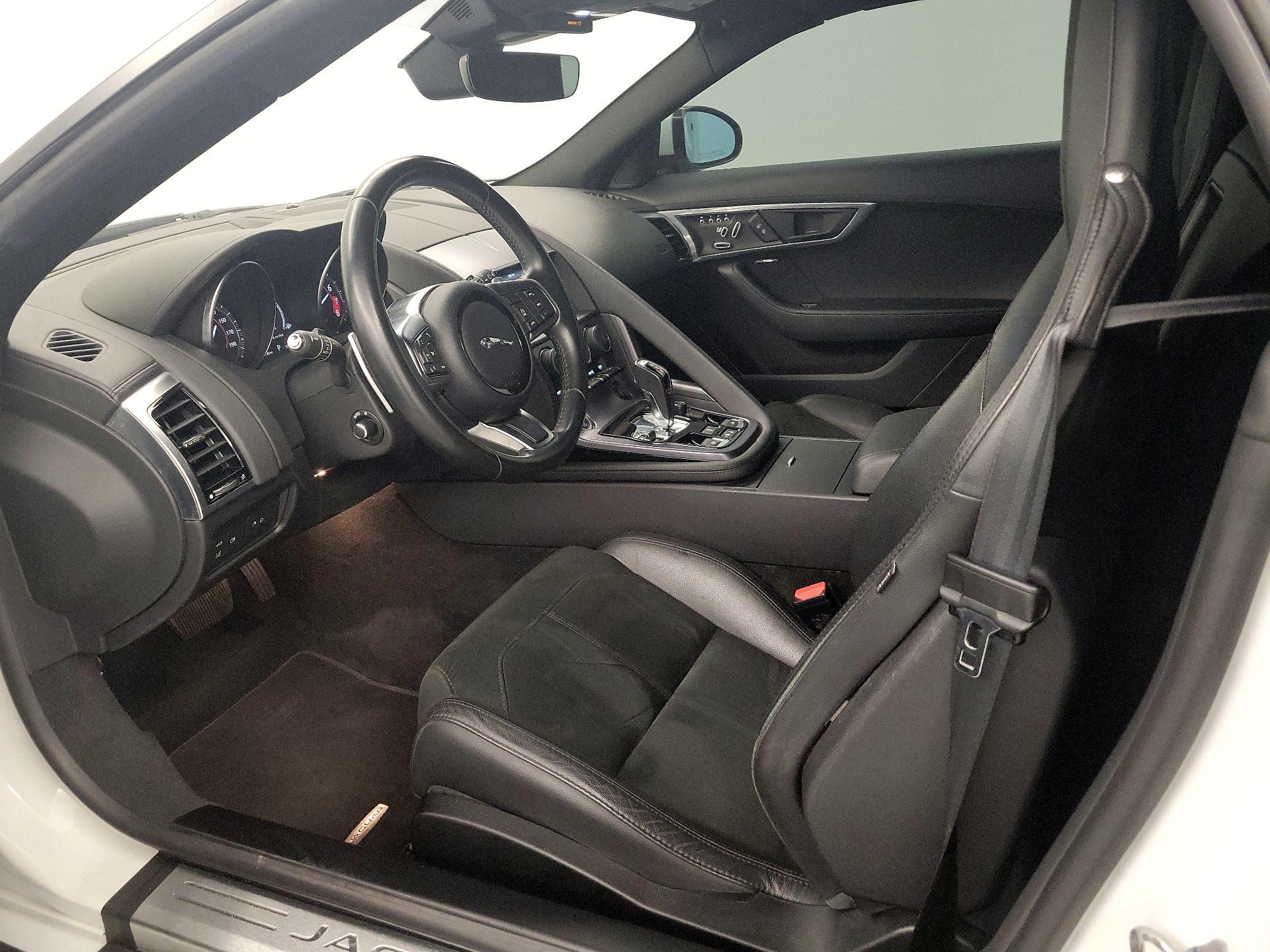 Thumbnail: 2019 Jaguar F-Type - 11