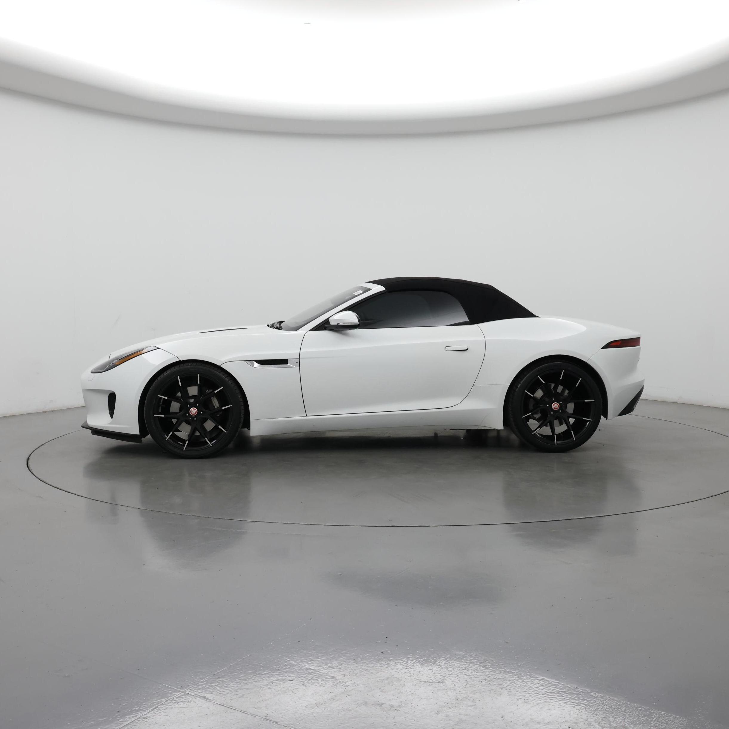 Thumbnail: 2019 Jaguar F-Type - 3