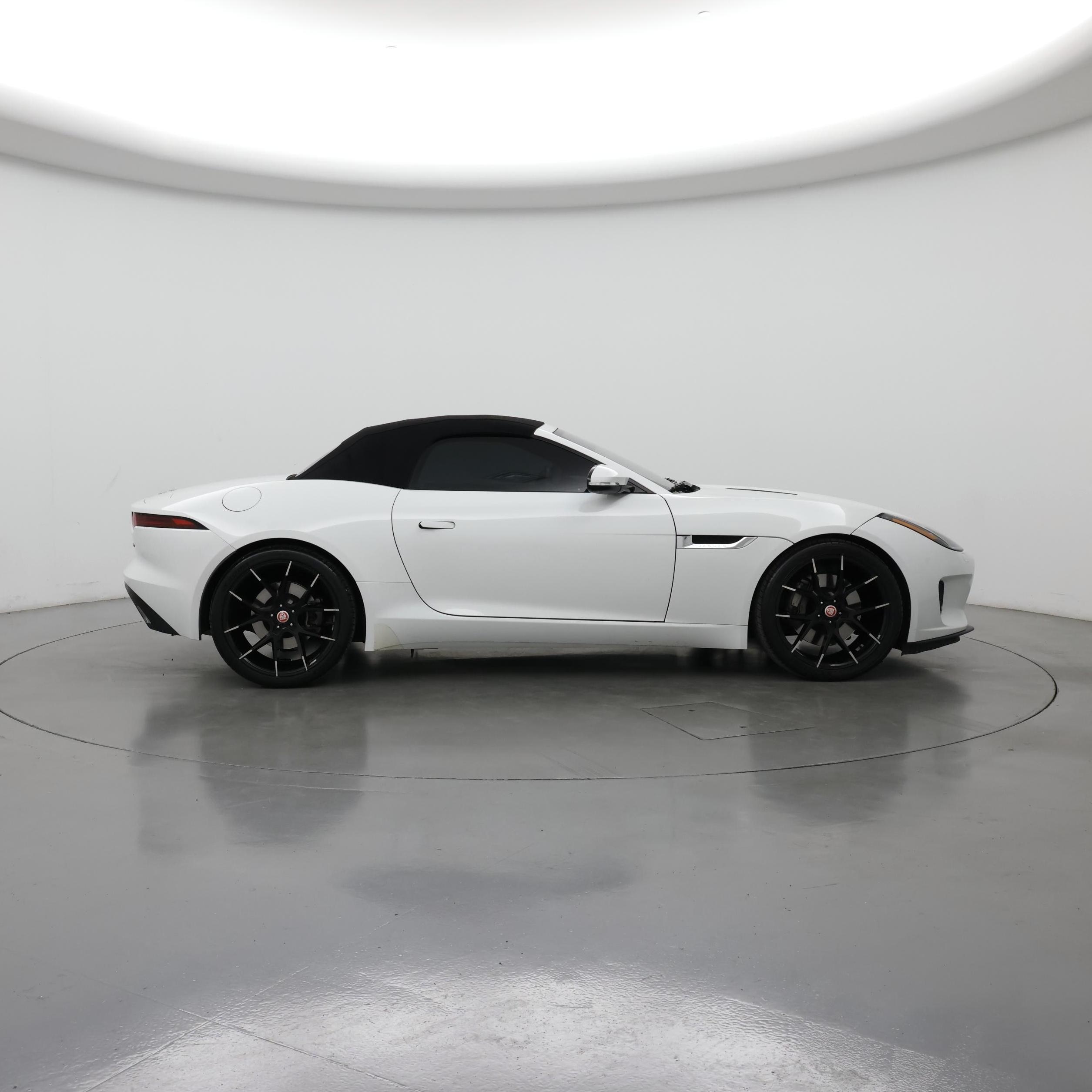 Thumbnail: 2019 Jaguar F-Type - 7