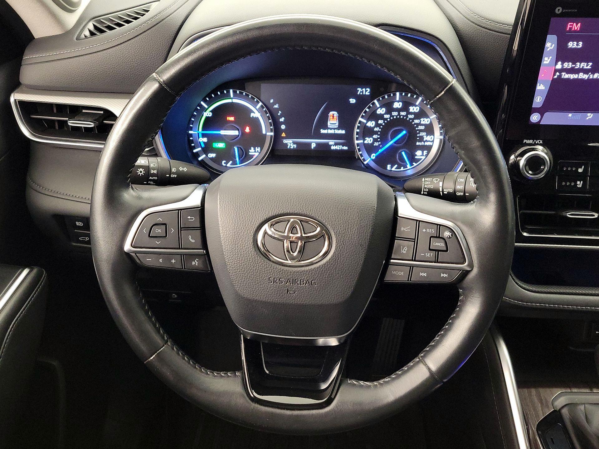 Thumbnail: 2020 Toyota Highlander - 10