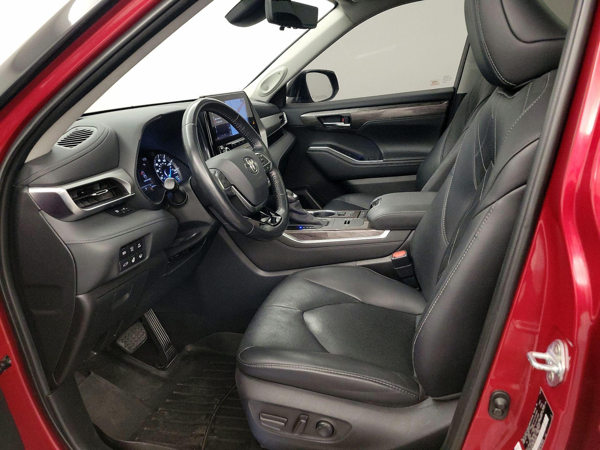 Thumbnail: 2020 Toyota Highlander - 11