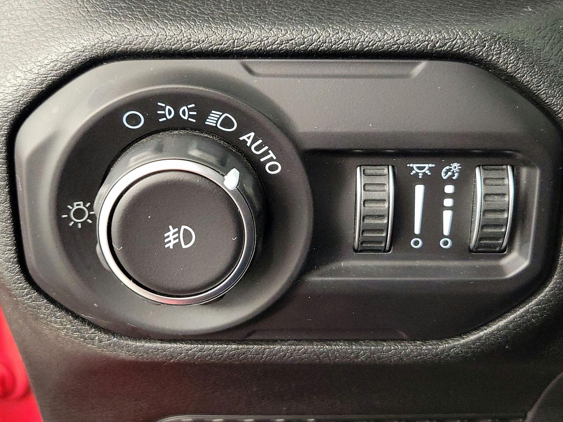 Thumbnail: 2018 Jeep Wrangler - 13