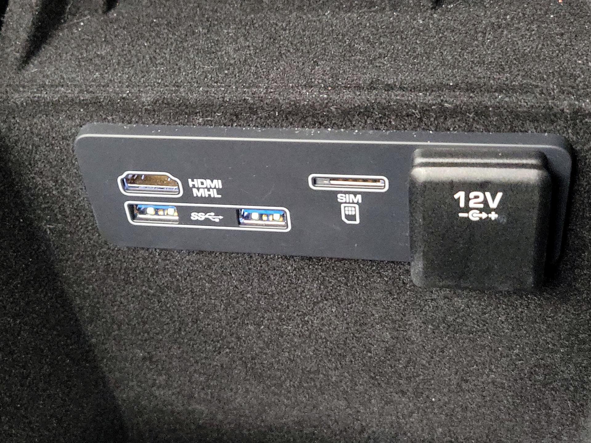 Thumbnail: 2018 Land Rover Range Rover Velar - 19