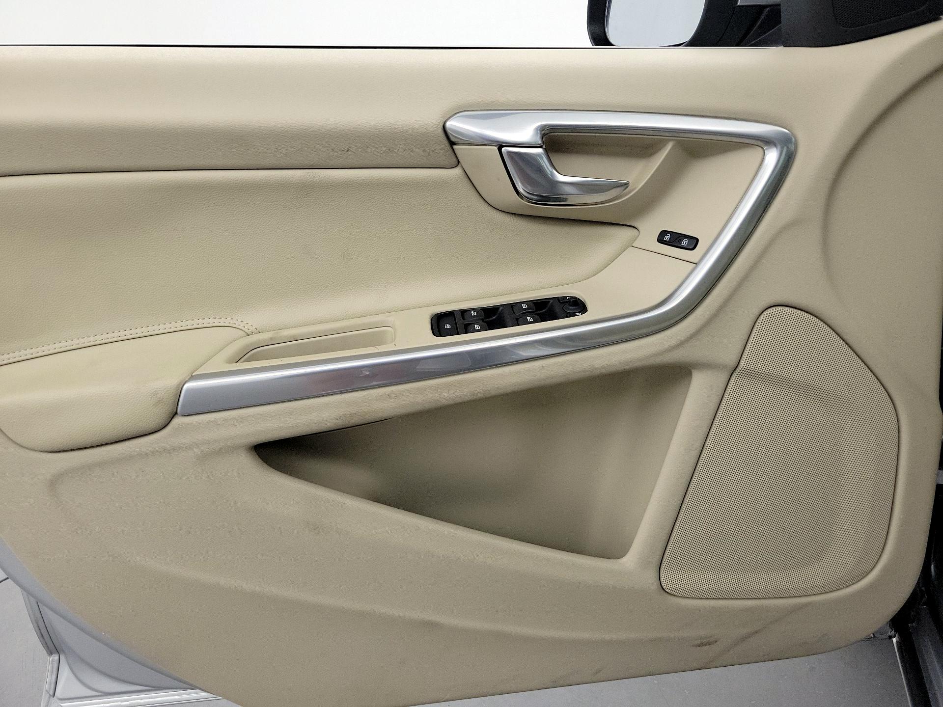 Thumbnail: 2016 Volvo S60 - 12