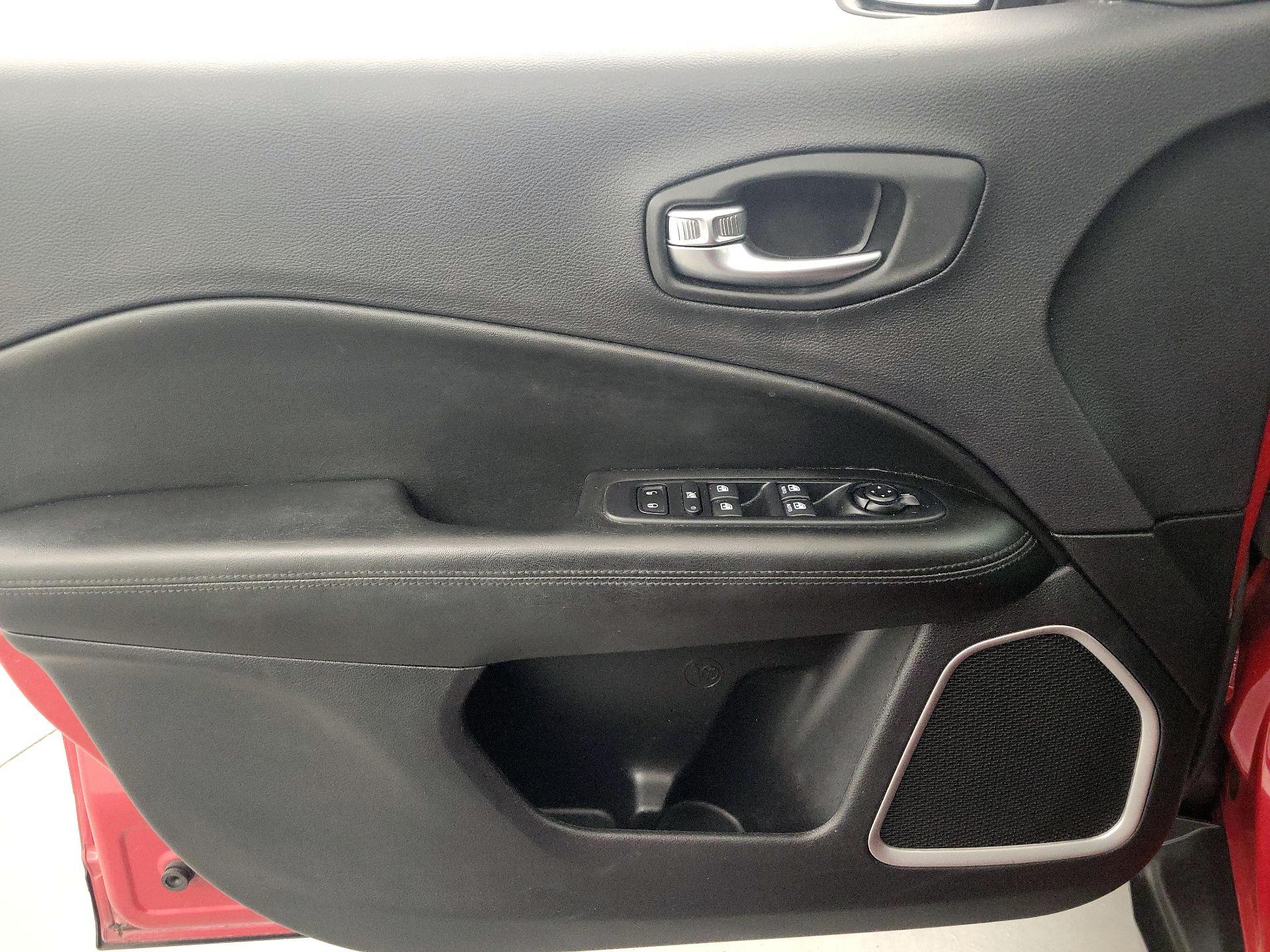 Thumbnail: 2021 Jeep Compass - 12