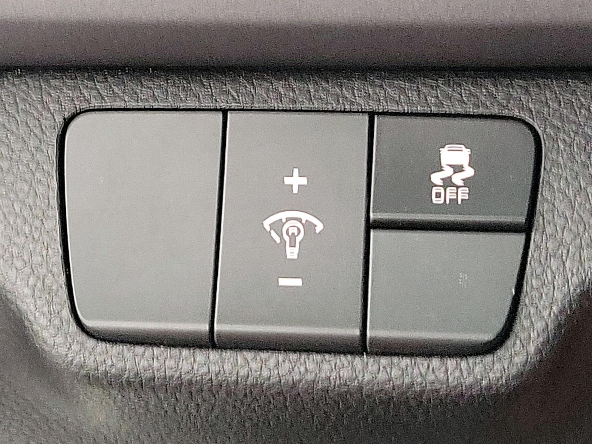 Thumbnail: 2018 Kia Rio - 13