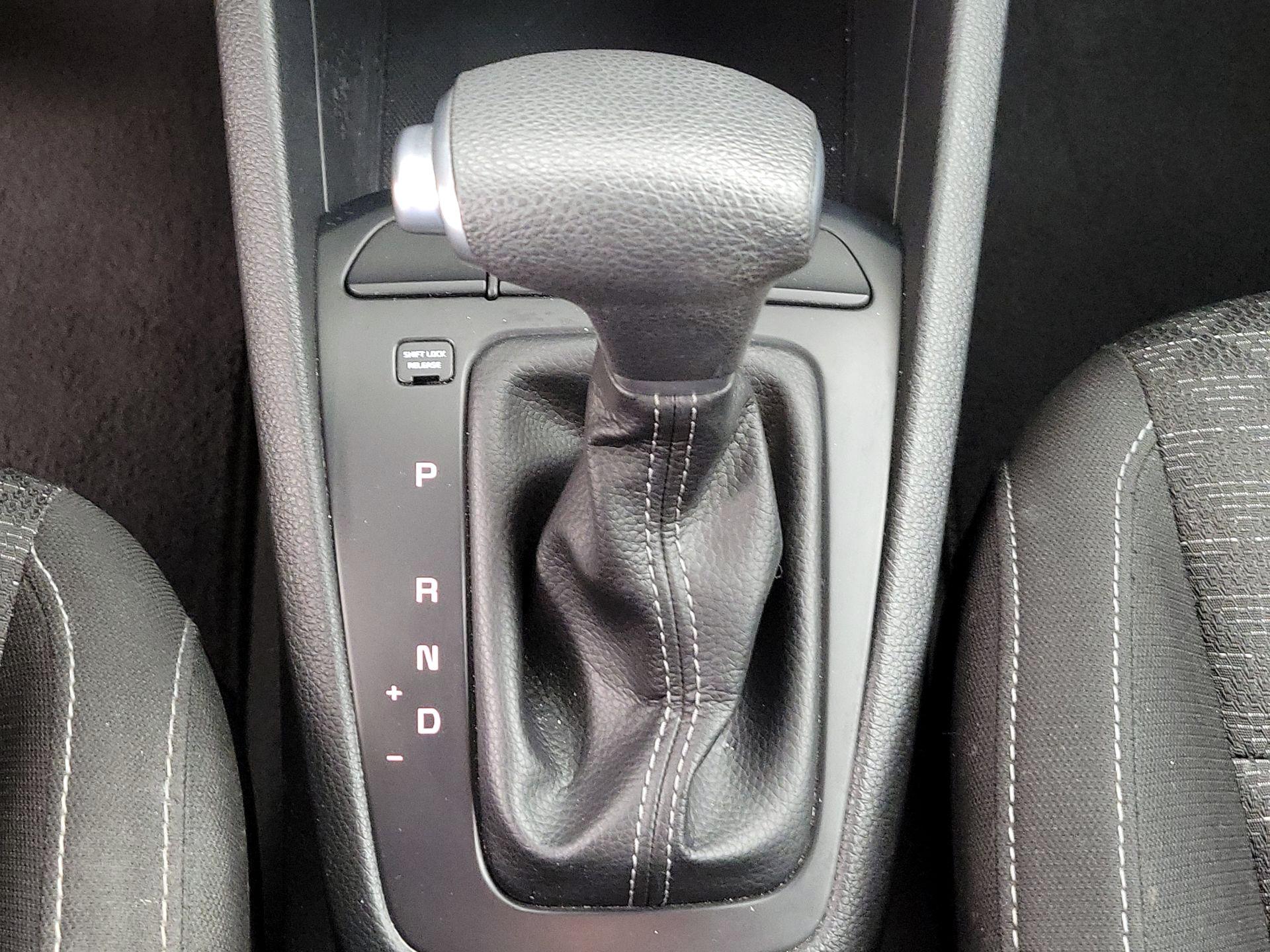 Thumbnail: 2018 Kia Rio - 16