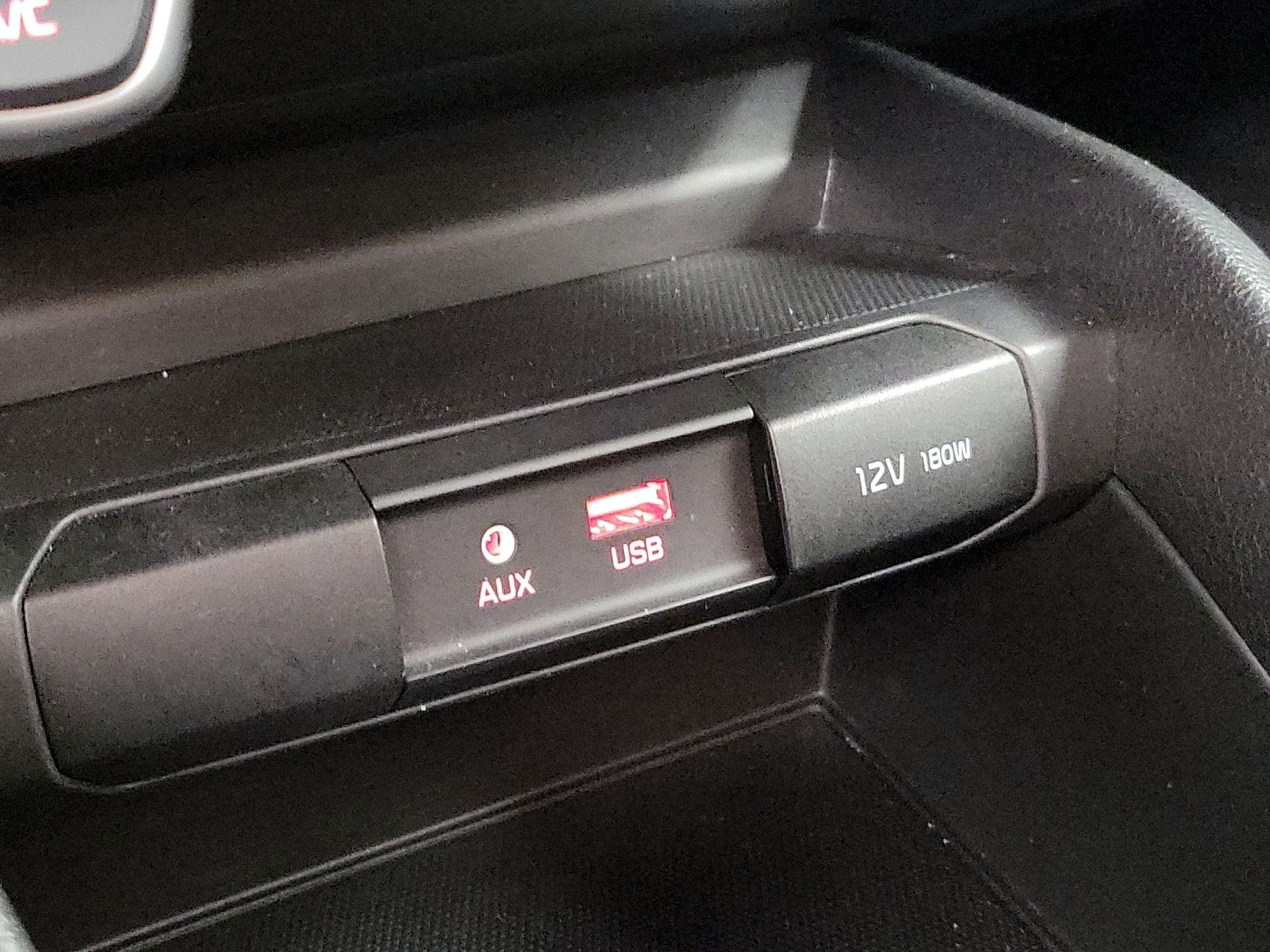 Thumbnail: 2018 Kia Rio - 17