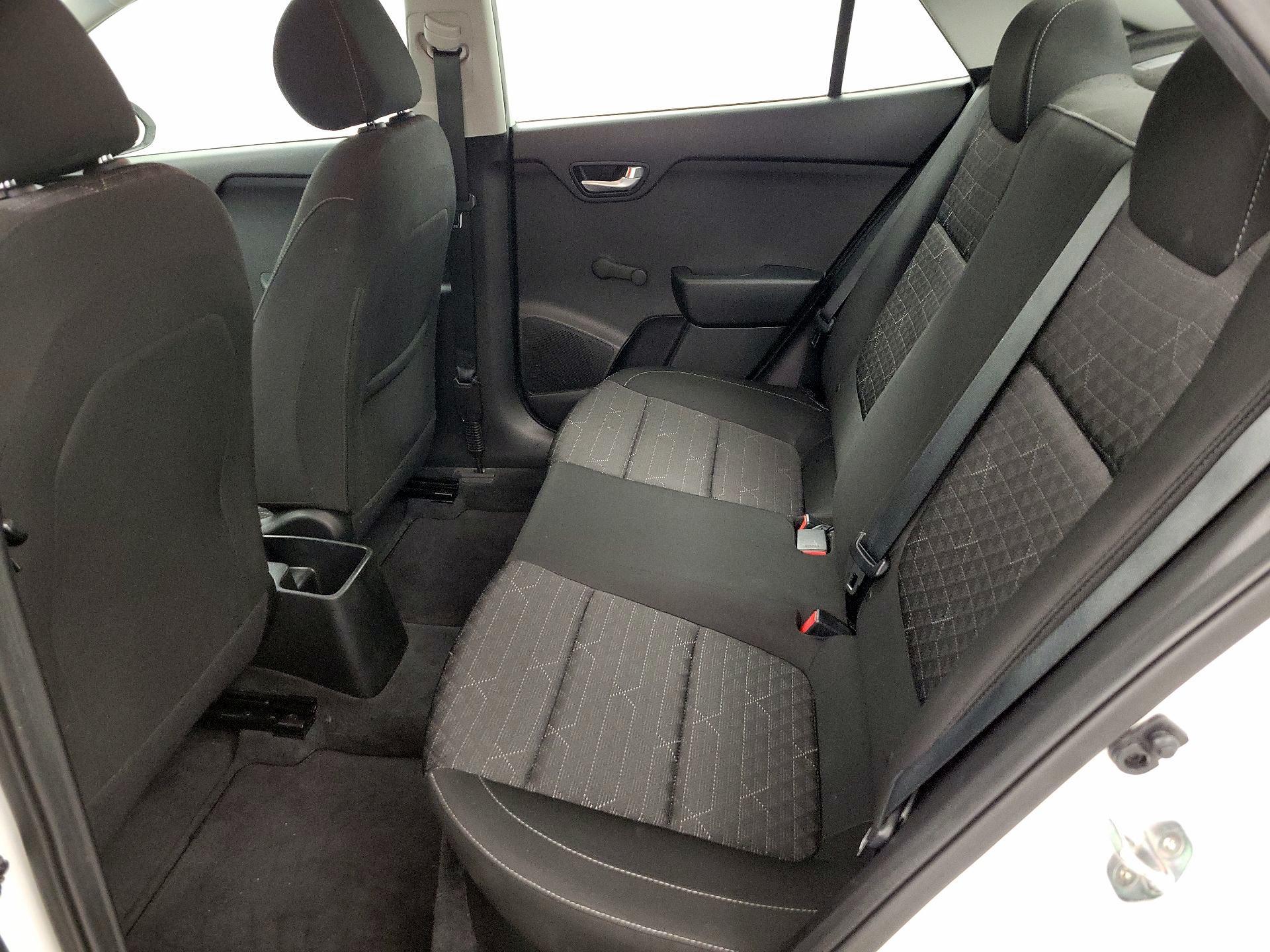 Thumbnail: 2018 Kia Rio - 18